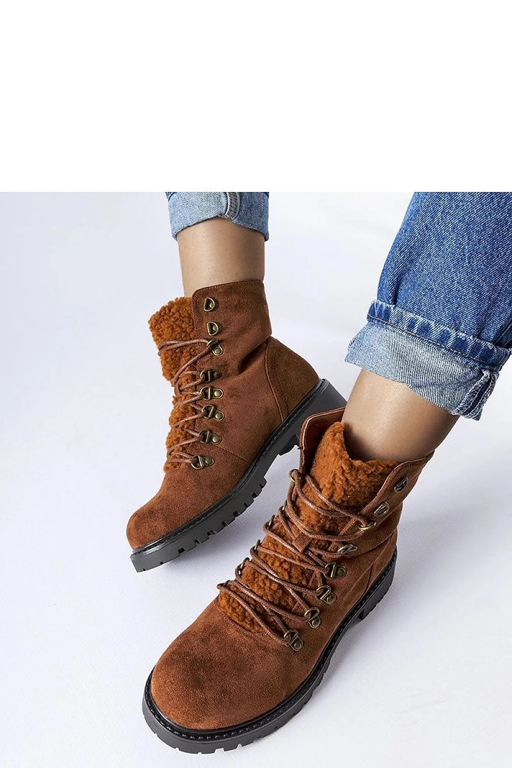 bottines daim marron robustes élégantes hiver Solea doublure laine mouton lacets corde tressée œillets bronze vieilli semelle caoutchouc crantée adhérence