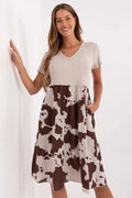Robe de jour Italy Moda bicolor beige et motif cow, manches courtes, décolleté V, coupe évasée, matière respirante, poches latérales, style décontracté chic