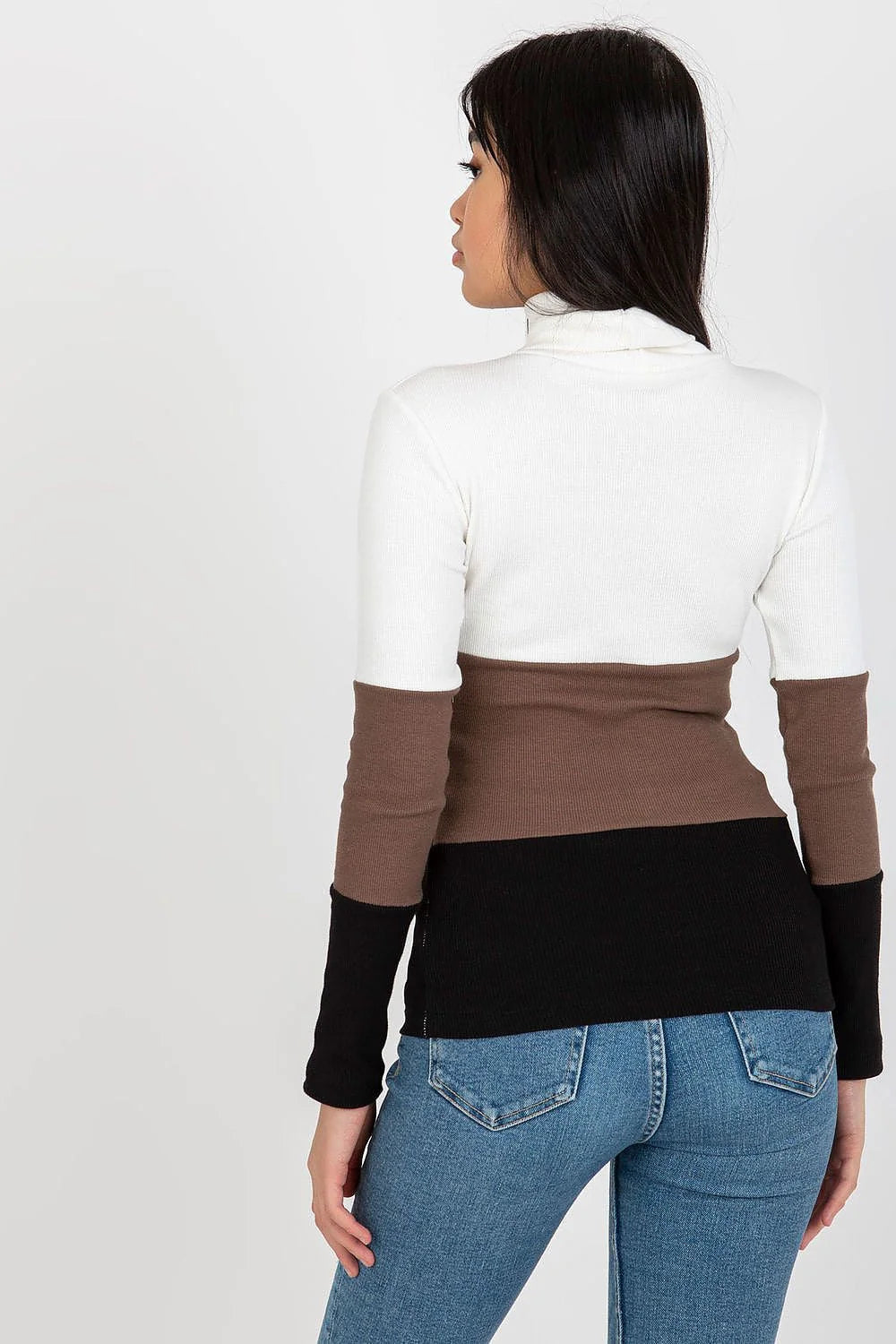 pull col roulé maille côtelée colorblock blanc taupe noir coupe slim ajustée manches longues extensible doux confortable casual chic polyvalent