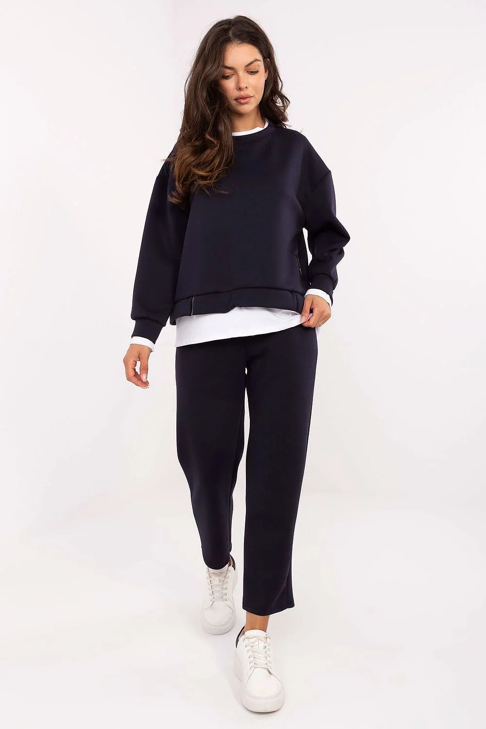 ensemble loungewear femme deux pieces bleu marine sweatshirt oversize col rond manches tombantes bordcotes pantalon droit taille haute
