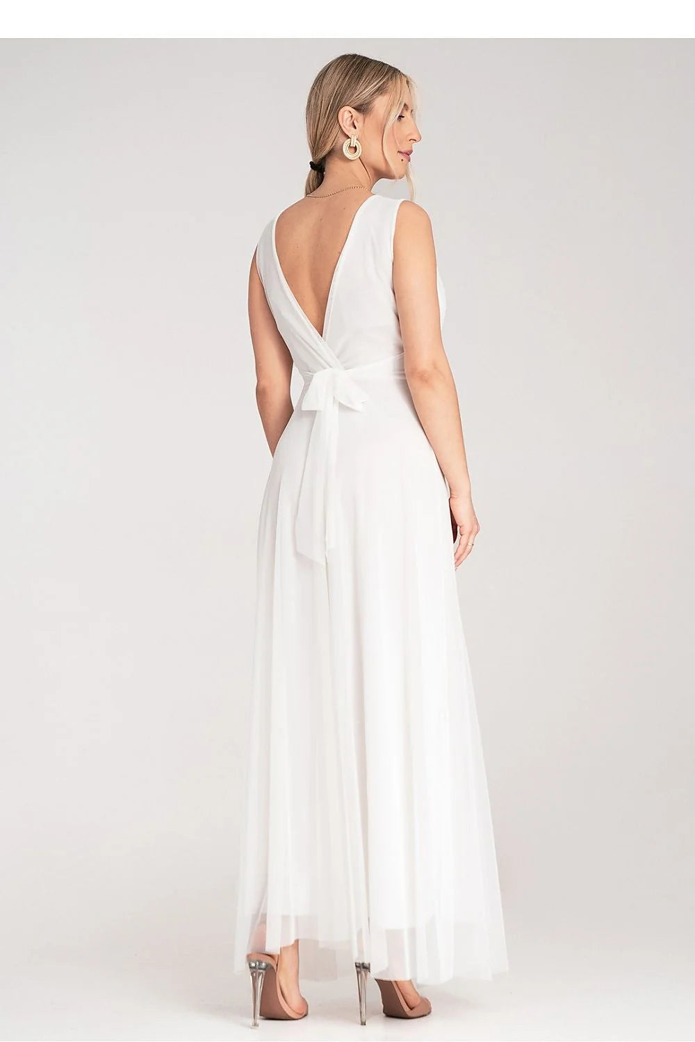 robe cocktail élégante sans manches dos noué blanche coupe empire taille cintrée bustier croisé décolleté plongeant jupe longue fluide mousseline