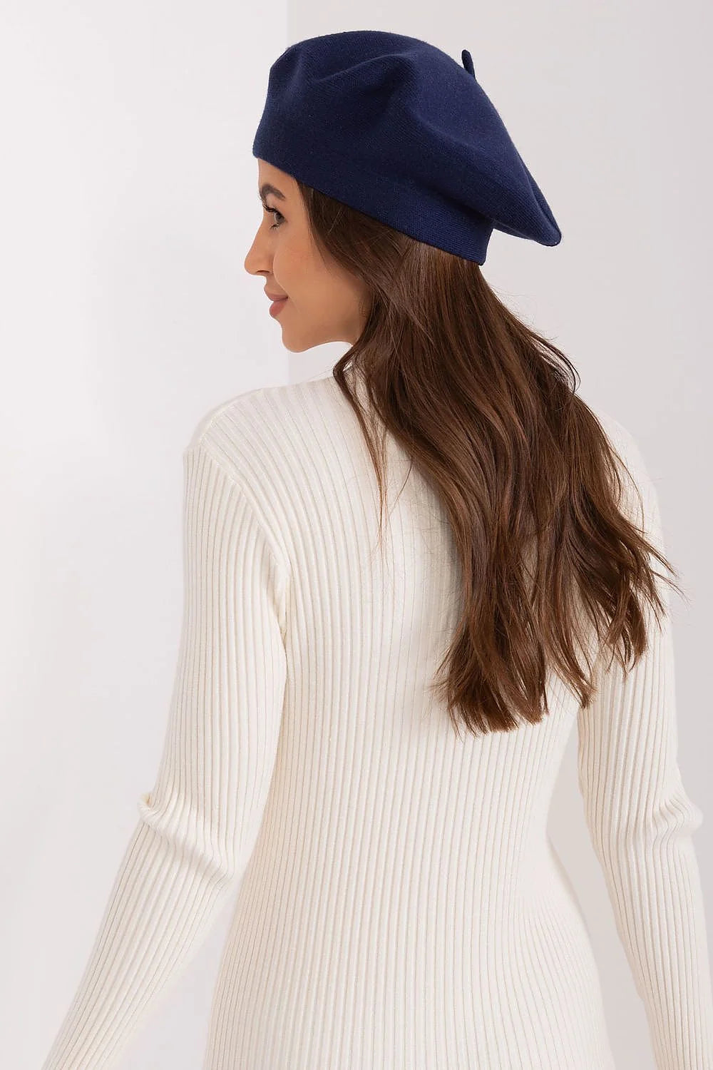 Béret féminin classique bleu marine acrylique coton cachemire pull crème côtelé longueur ajustée élégance mode