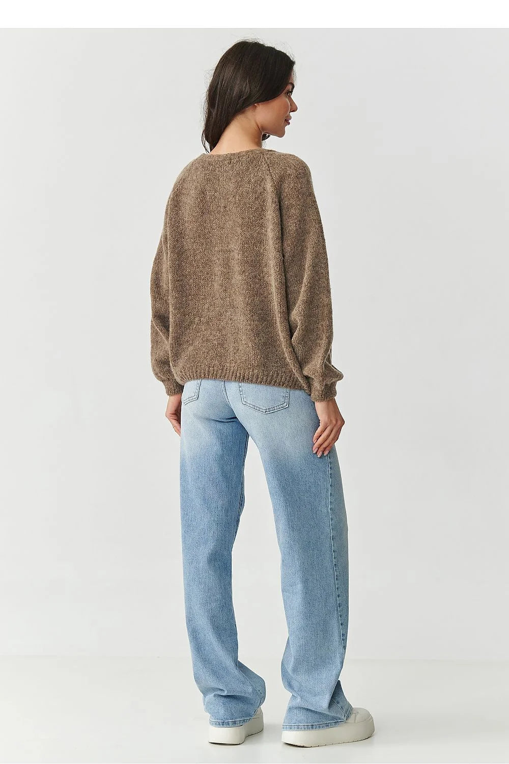 cardigan femme court oversize col V mohair laine polyamide acrylique doux léger duveteux manches bouffantes poignets ajustés taupe chic