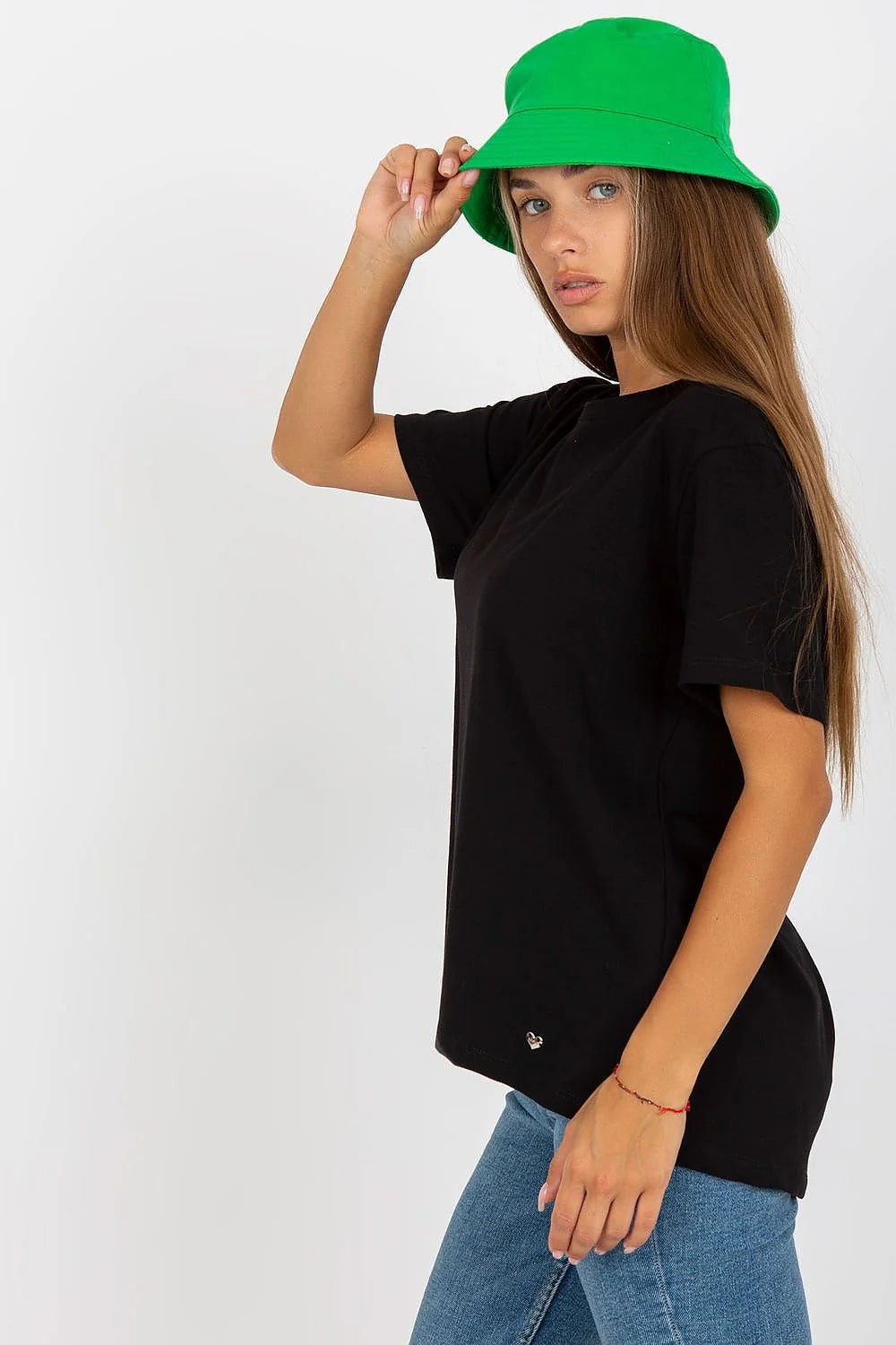T-shirt noir femme manches courtes encolure ronde coton élasthanne tailles S M L XL avec chapeau vert vif style casual
