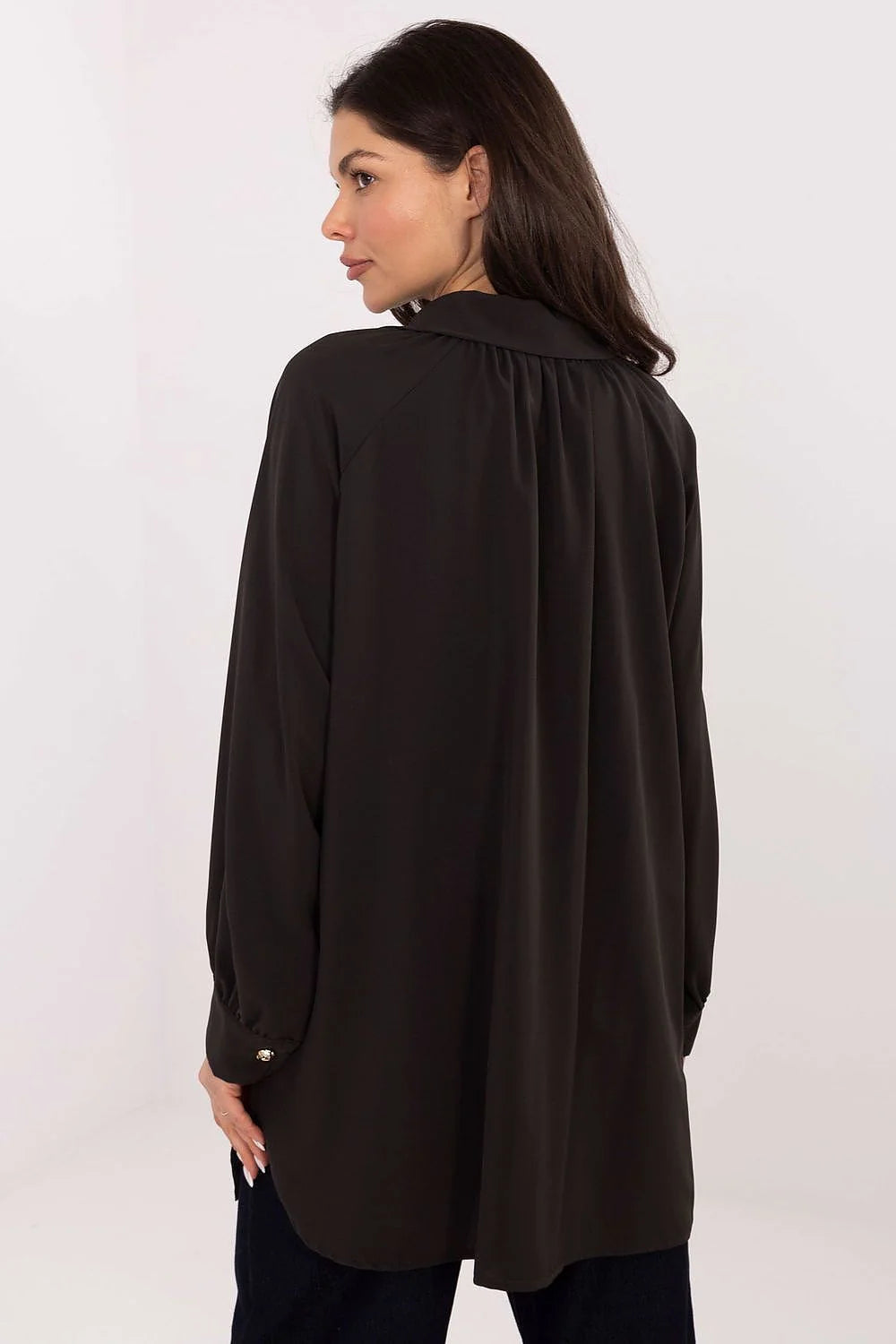 chemise tunique femme oversize longue fluide noire col classique boutonnée boutons bijoux manches bouffantes poignets froncés ourlet arrondi fentes latérales