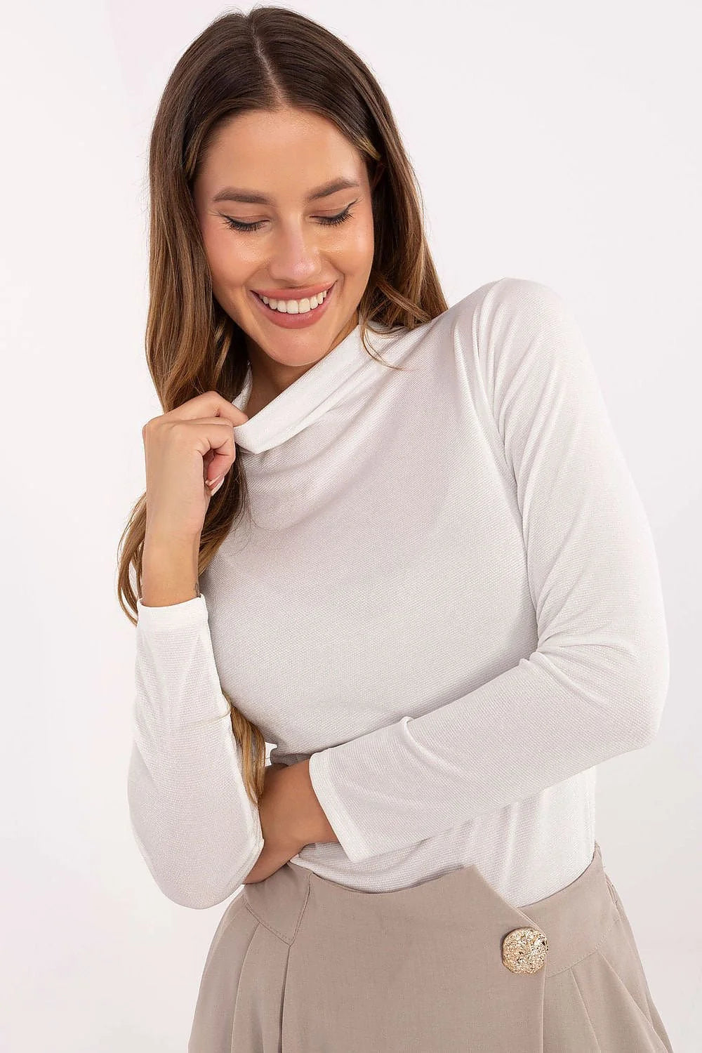 chemisier ajusté manches longues col roulé ivoire viscose polyester maille jersey extensible confortable élégant polyvalent basique superpositions bureau entretien facile