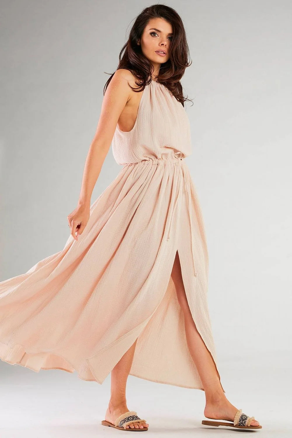 Robe de jour Infinite You style élégant fluide sans manches encolure halter coton lycra Made in Poland
