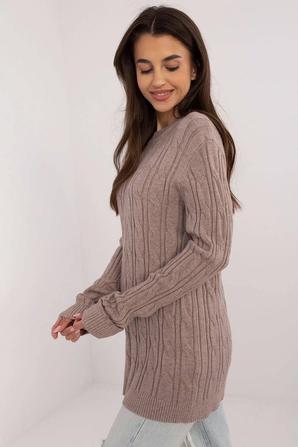 pull femme torsadé taupe rosé maille douce tricot épais col rond manches longues coupe ample oversize bords côtes