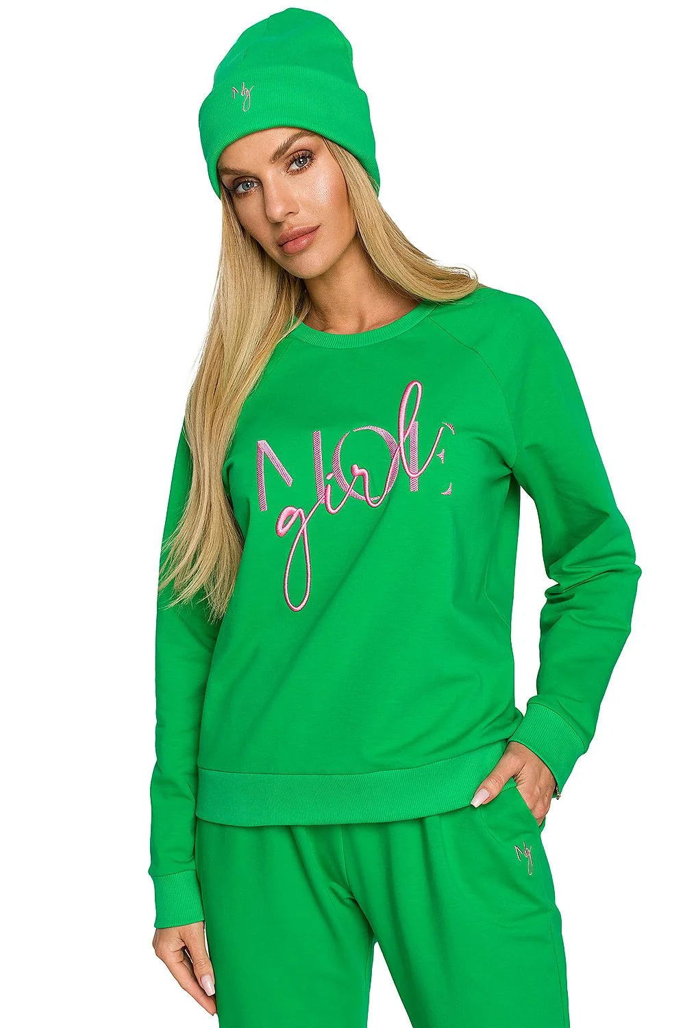 Bonnet Moe en maille stretch côtelée avec broderie dorée, sweat assorti col rond manches longues, ensemble mode femme élégant automne hiver