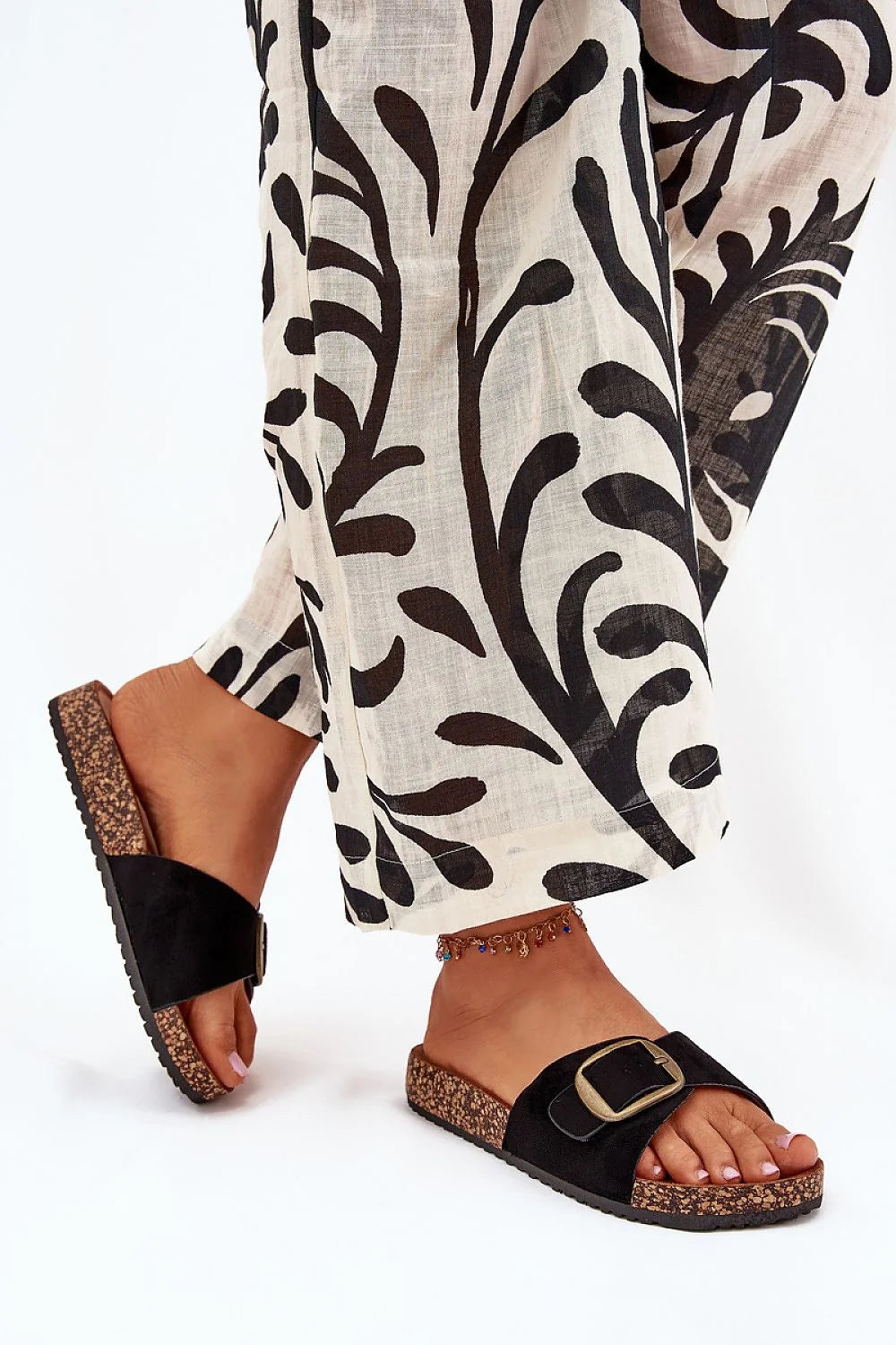 mules femme suédine écologique plateforme liège boucle oversize laiton bride large semelle profilée confort estivales faciles enfiler noires