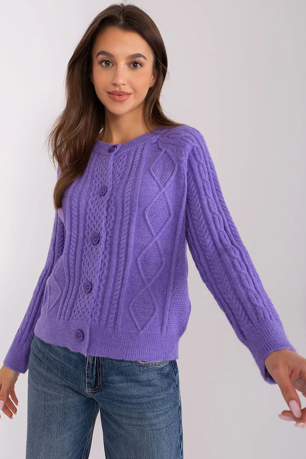 Cardigan femme en laine violet tricot motifs torsades losanges manches longues encolure ronde boutons violet longueur standard