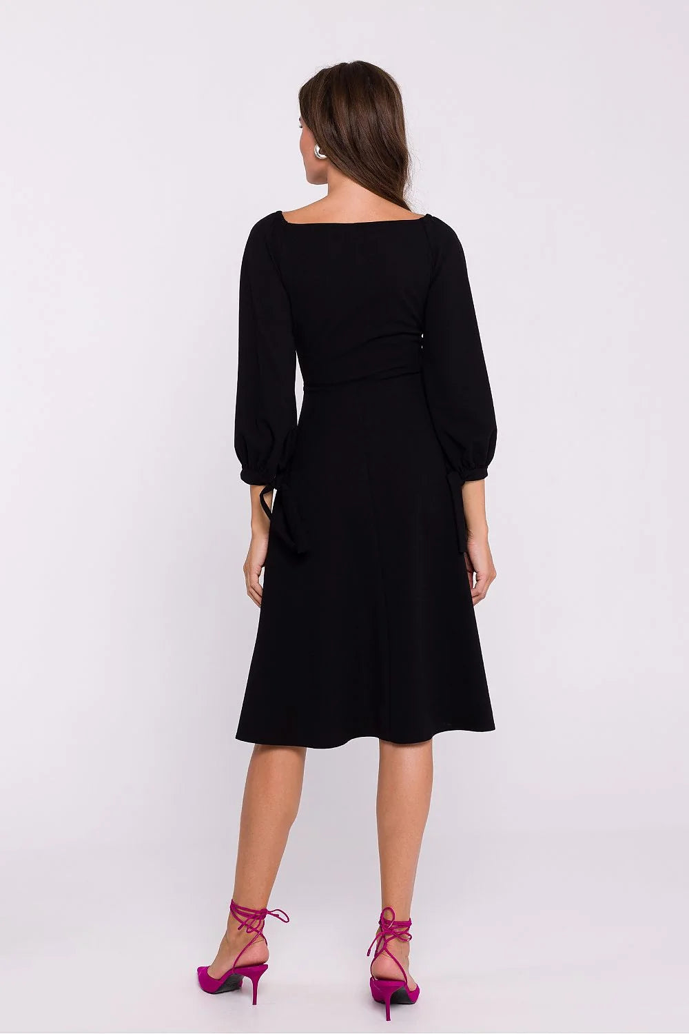 Robe de jour élégante classique en maille douce noire manches bouffantes longues décolleté en V dos nu ajustable femmes