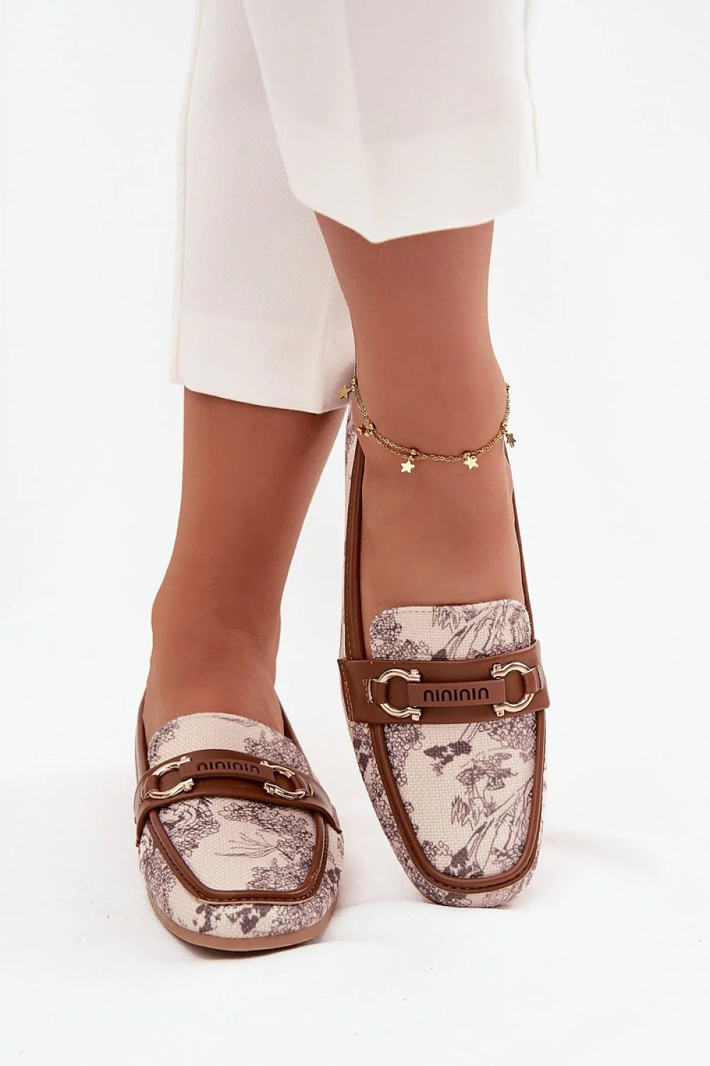 mocassins femme crème toile jouy imprimé floral liserés bride cuir marron mors métallique doré bout carré semelle plate caoutchouc confortable