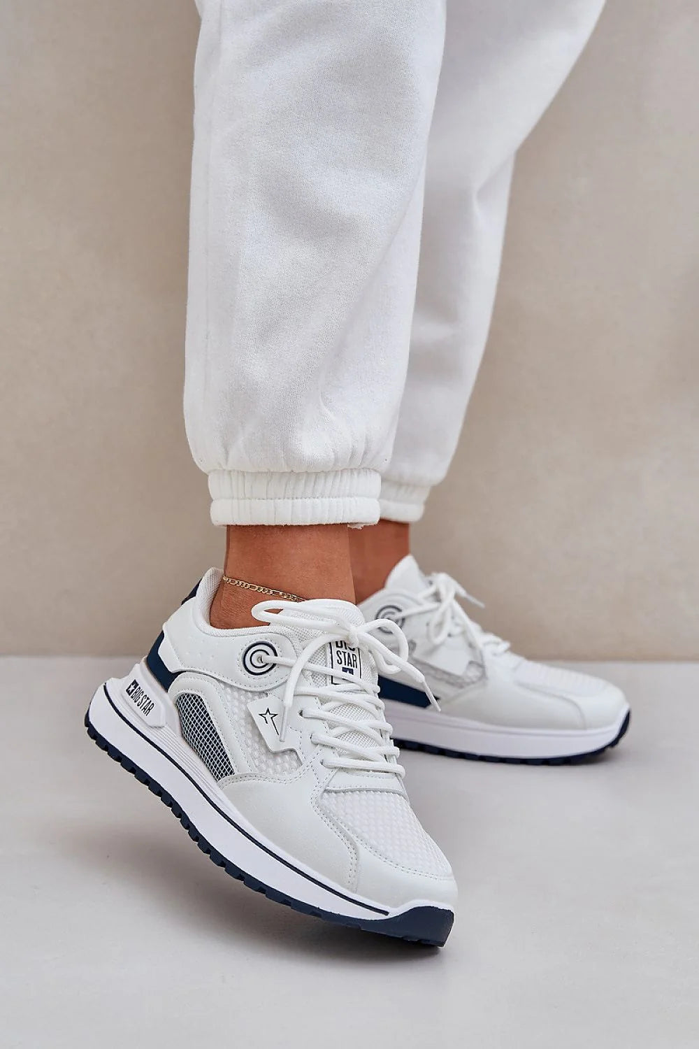 Sneakers basses femmes style moderne confort matériaux éco-responsables cuir textile semelle amortie look sportif