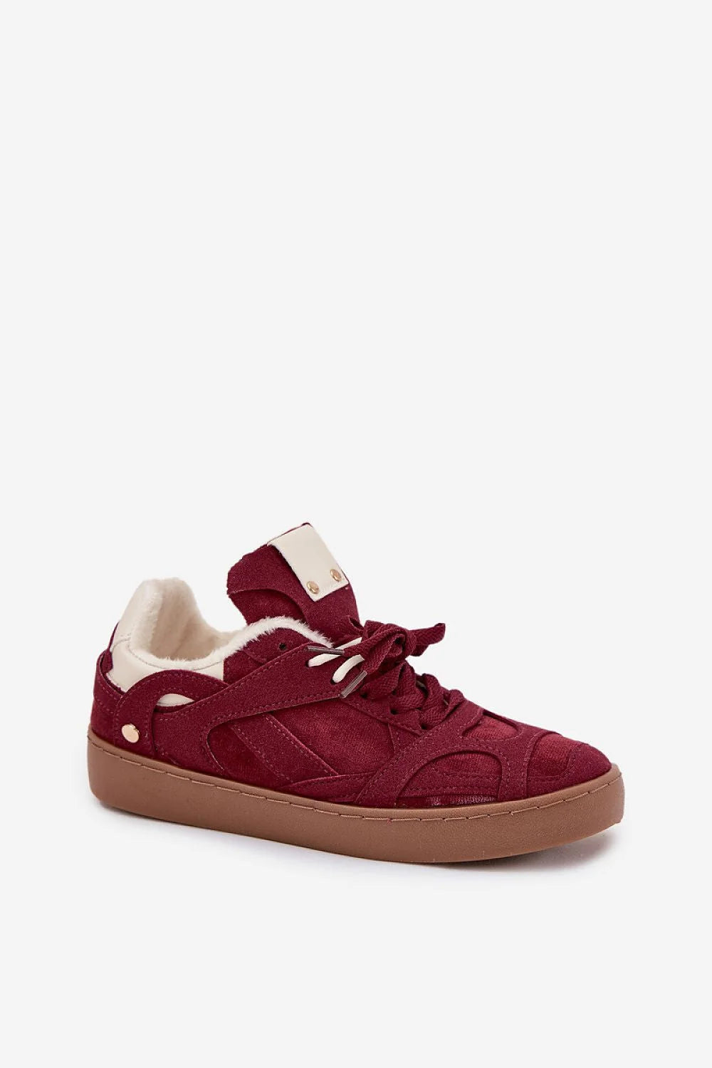 sneakers montantes femme suédine écologique bordeaux doublé fourrure crème patch cuir rivets dorés semelle gomme antidérapante plateforme délicate