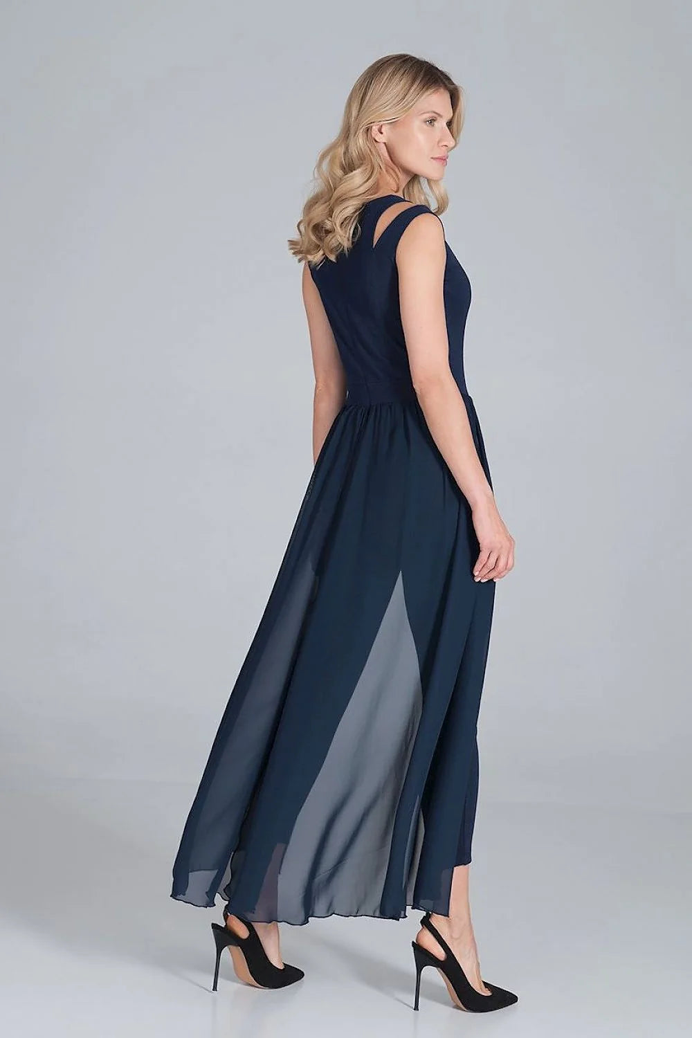 Combinaison femme chic en mousseline, élégante, sans manches, gris clair, style moderne, cape longue