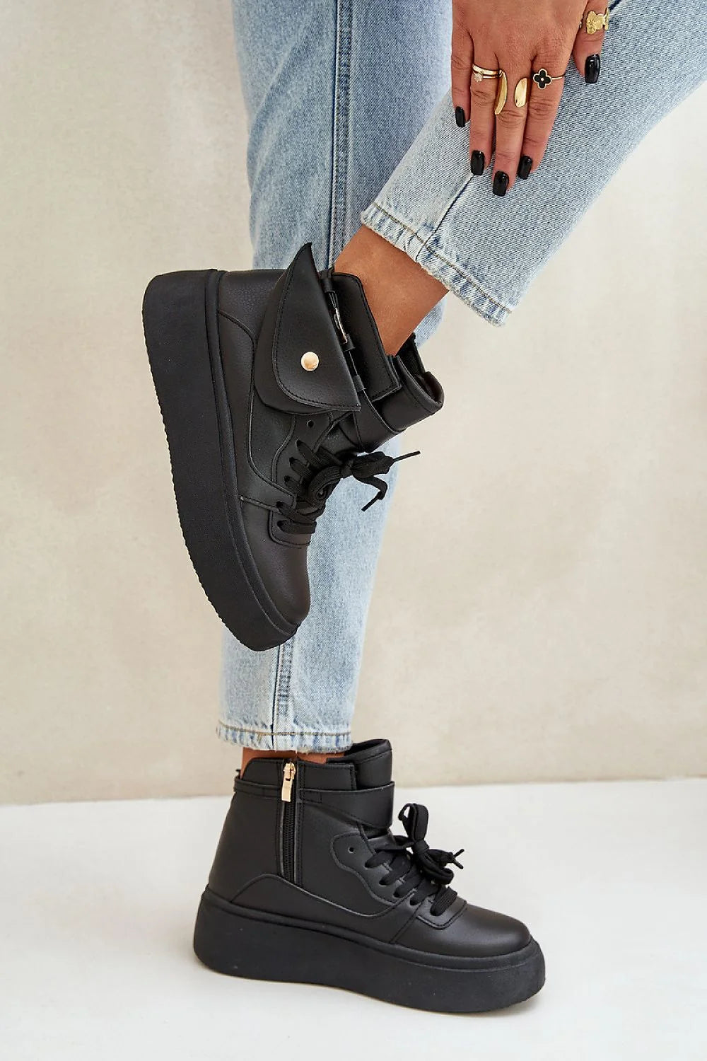 Chaussures de sport Step in style design moderne audacieux femmes baskets hautes simili cuir noir confort amorti plateforme massive