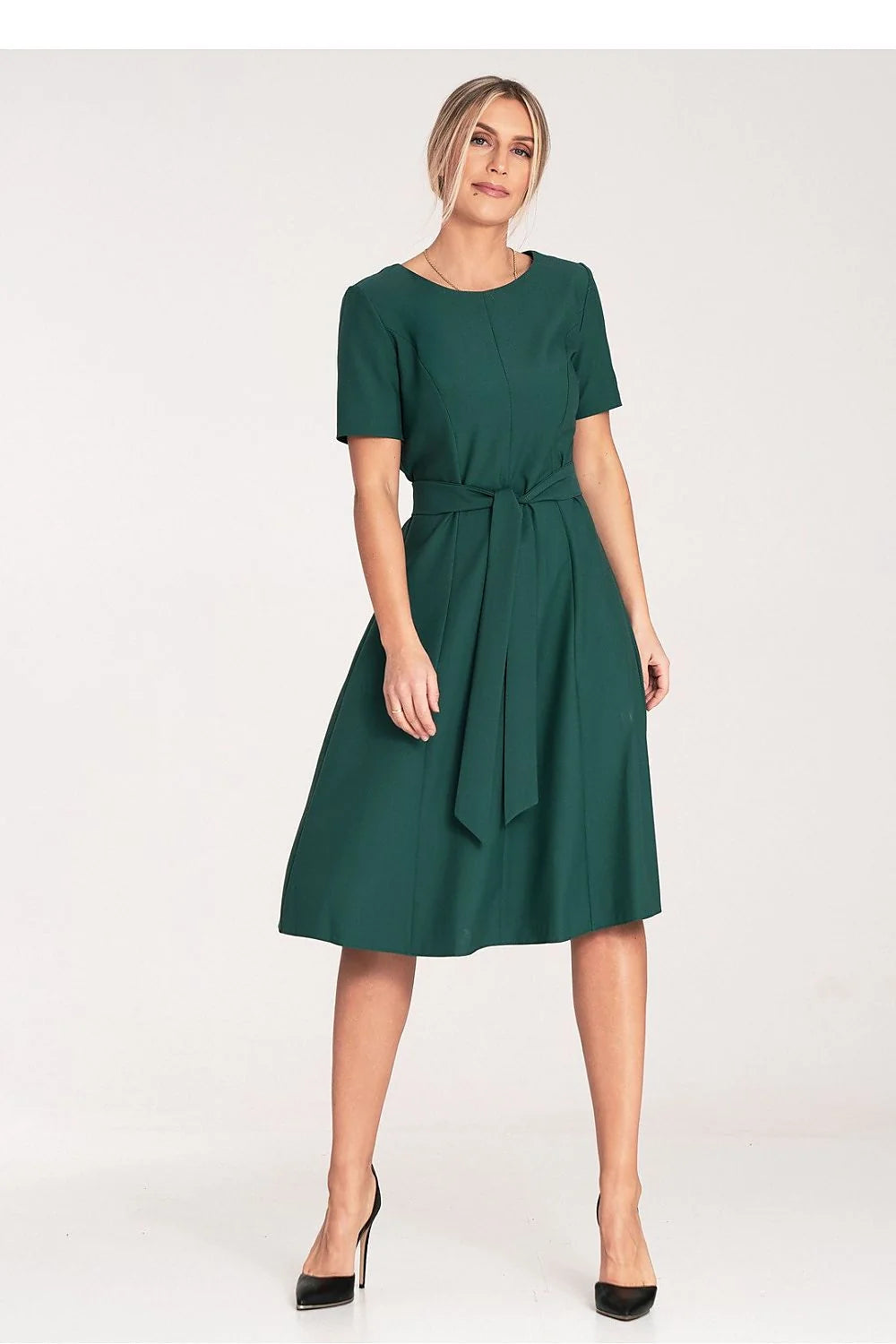 Robe de jour élégante en vert foncé, manches courtes, ceinture intégrée, coupe midi, polyester et viscose, taille ajustable pour femme