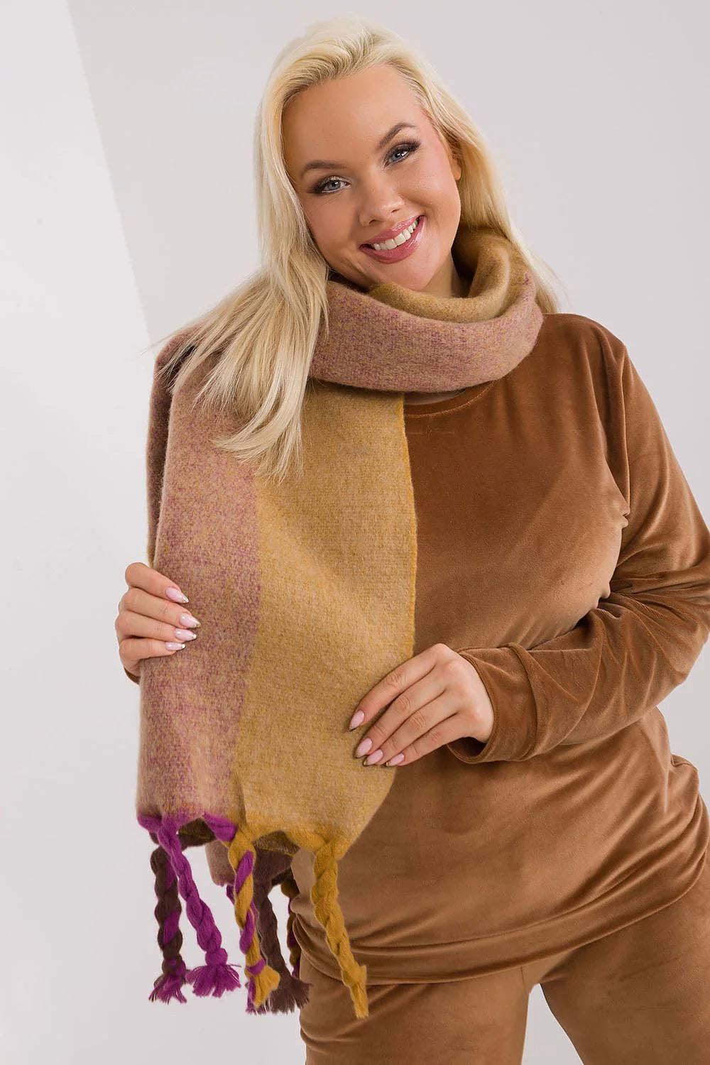 Châle écharpe design coloré en polyester bordeaux ocre beige franges torsadées pour femmes automne hiver versatile porté多种方式 élégant