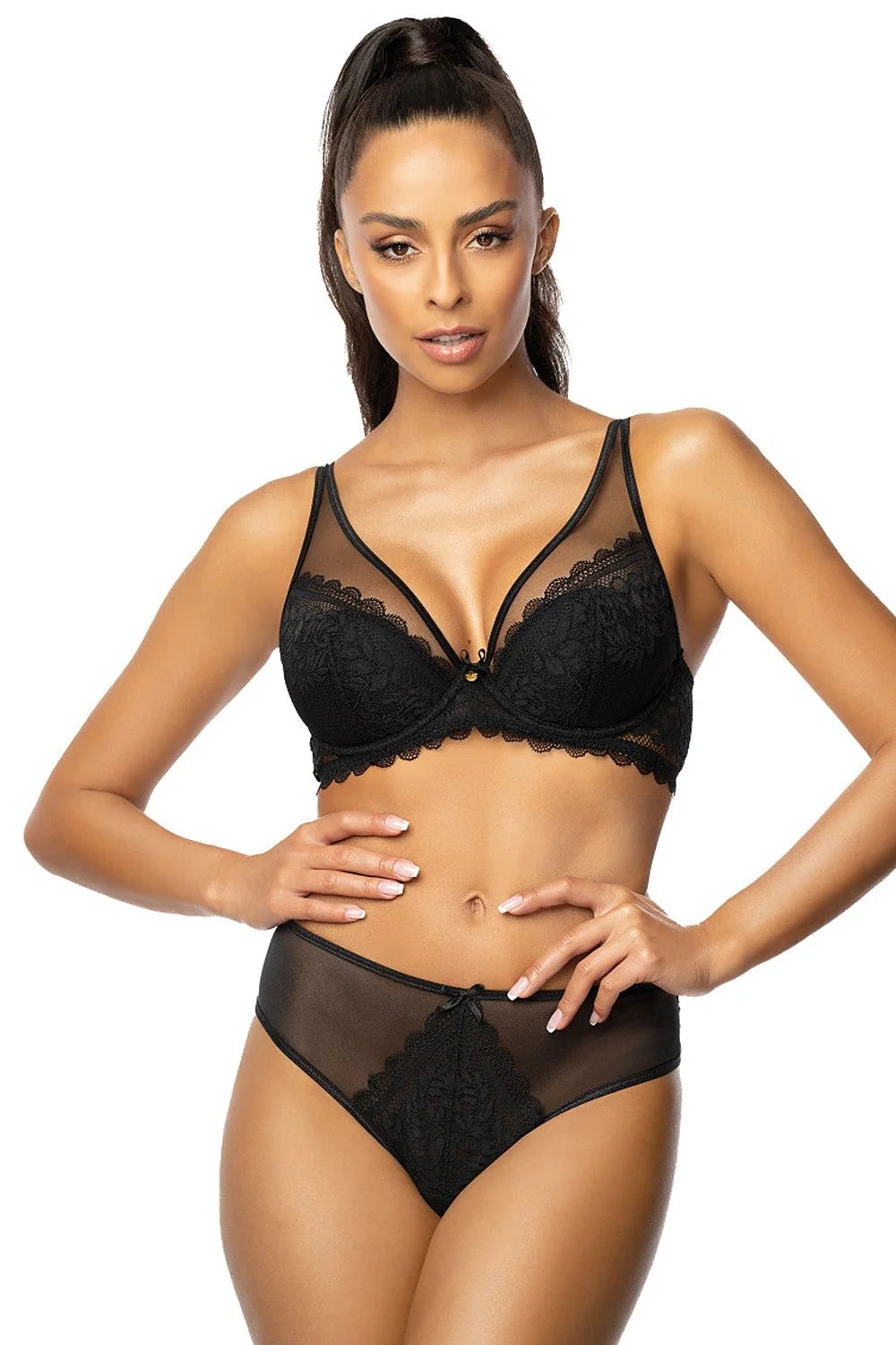 Soutien-gorge push-up dentelle noire motifs floraux inserts amovibles bretelles ajustables fermeture auto-agrippante coton 22% élasthanne 2% polyamide 42% polyuréthane 19% polyester 15%