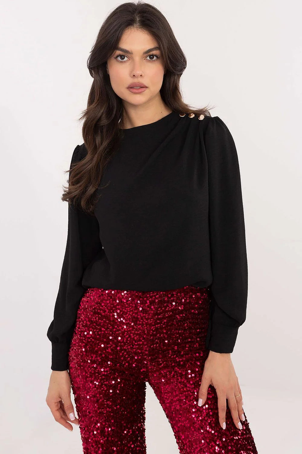 chemisier femme noir manches longues bouffantes encolure ronde coupe droite ample poignets ajustés plis épaules boutons dorés décoratifs tissu fluide