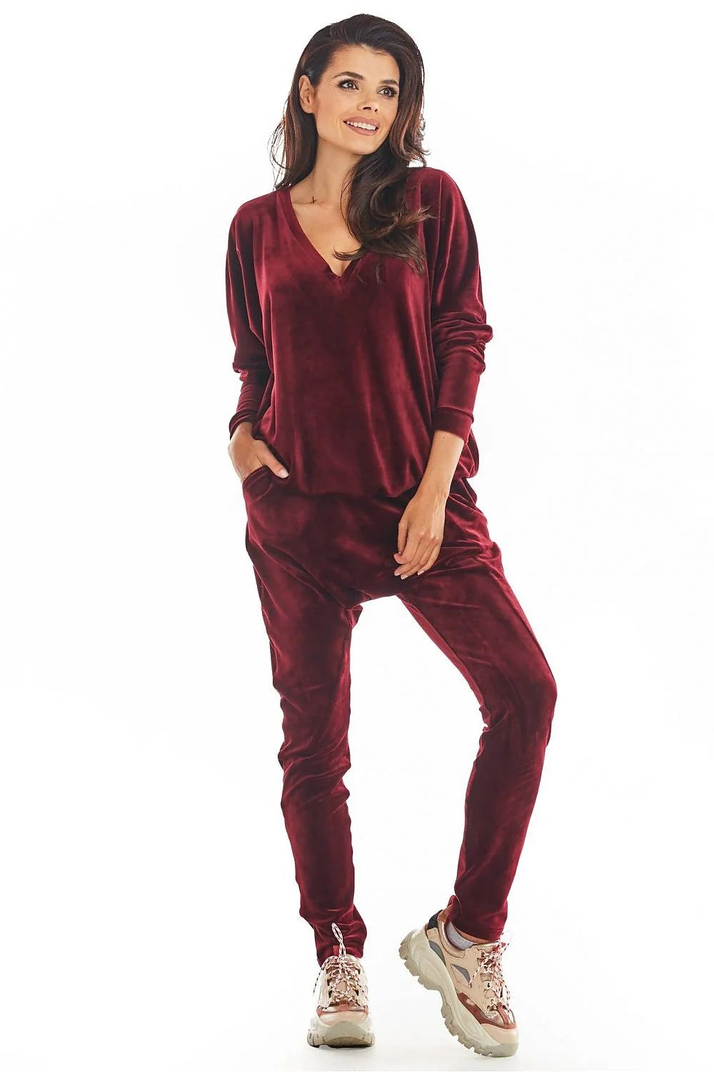 Pantalon survêtement femme en velours noir confortable style athleisure moderne pour look décontracté chic