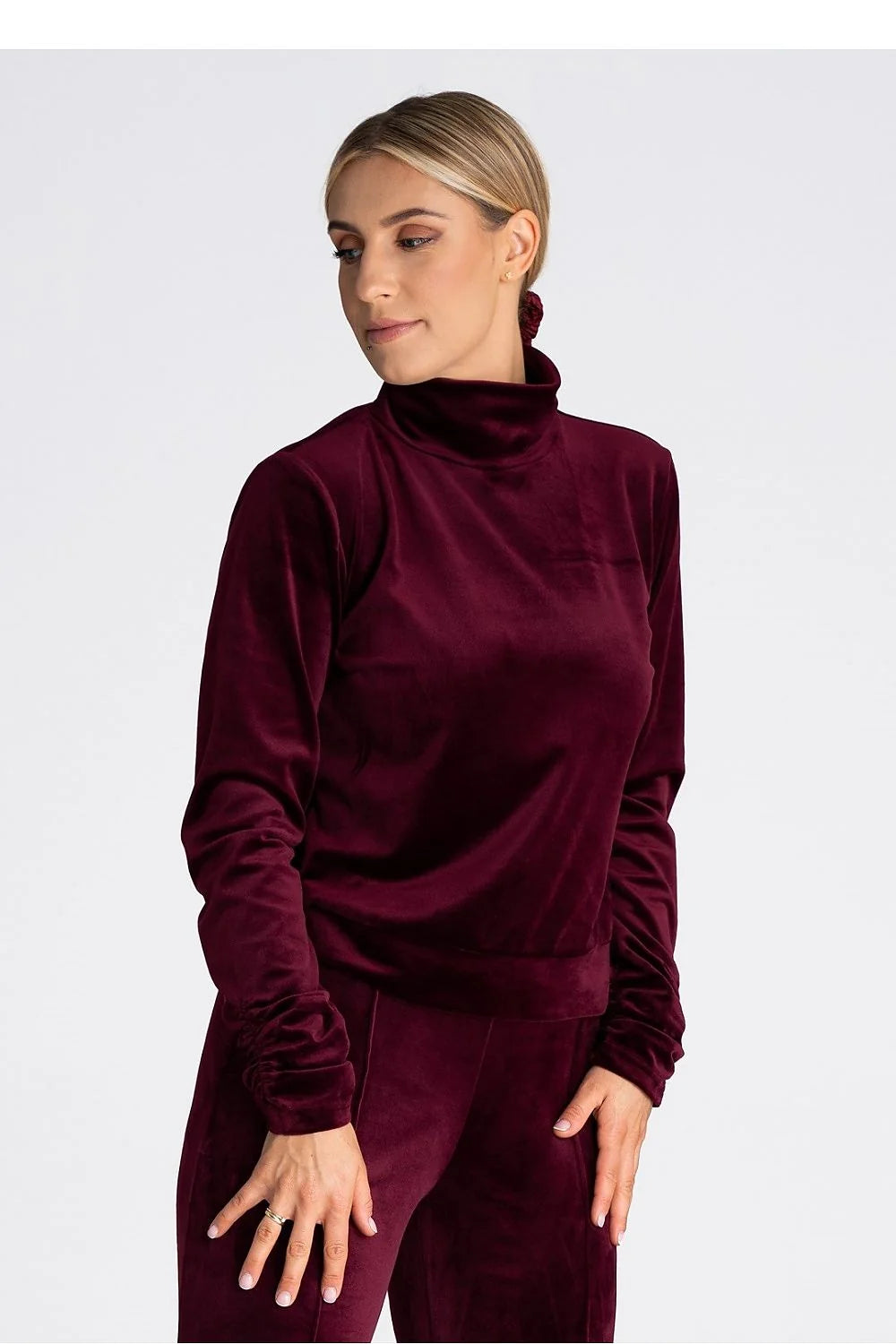 Ensemble femme haut et bas assortis velours bordeaux profond casual sophistiqué coupe élégante confort taille ajustable matériaux luxueux