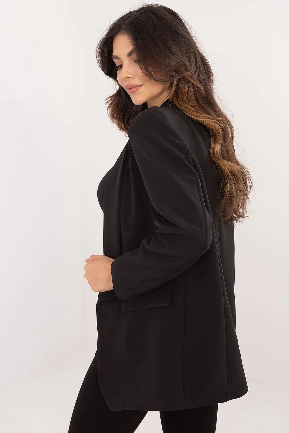 Blazer élégant pour femme noir coupe longue épaules structurées finitions raffinées polyester viscose occasionnels formels décontractés