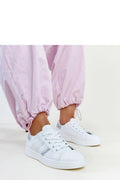 baskets femme blanches argentées modernes cuir synthétique perforées confortables urbaines basses lacets semelle épaisse antidérapante talon renforcé matelassé respirabilité élégantes