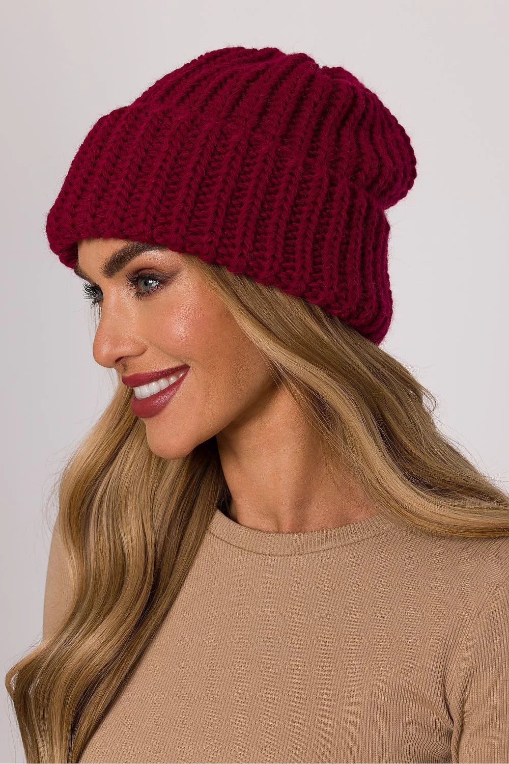 bonnet beanie femme chaud bordeaux cerise grosse maille côtelée revers large coupe slouchy tricot chunky doux acrylique nylon