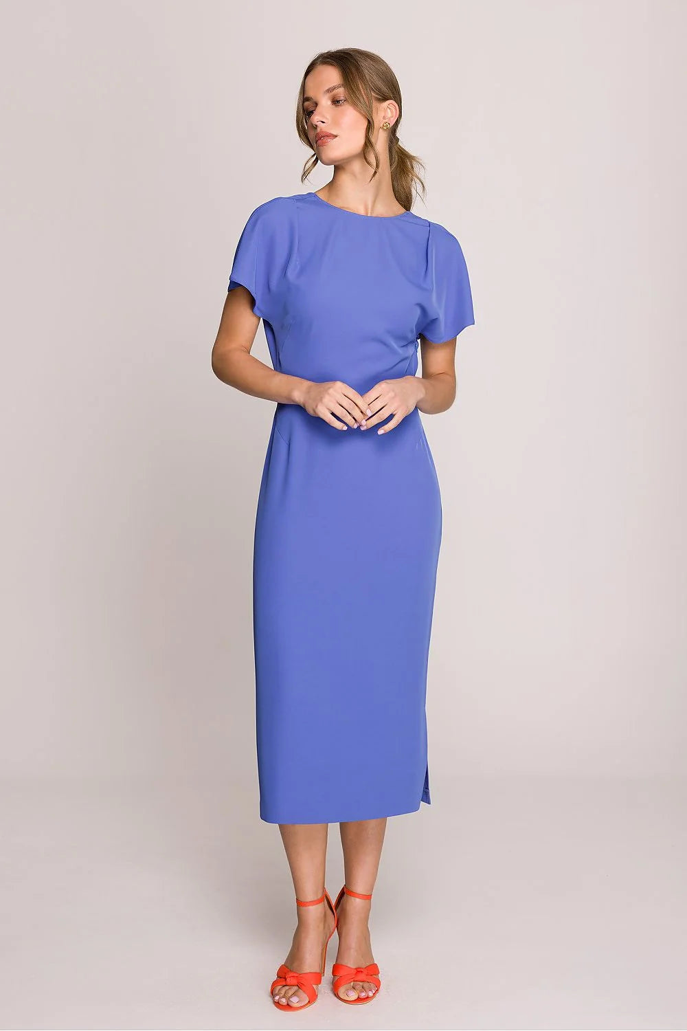 Robe élégante pour femme coupe droite manches courtes encolure ronde bleu vif matière confortable occasion versatile
