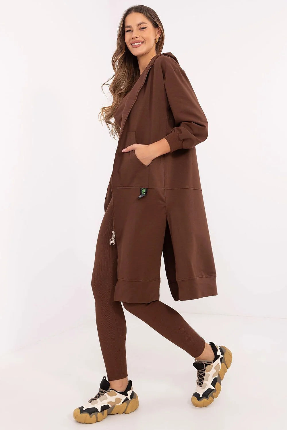 Ensemble féminin long cardigan crop top pantalon marron chocolat style décontracté sportif confortable femme