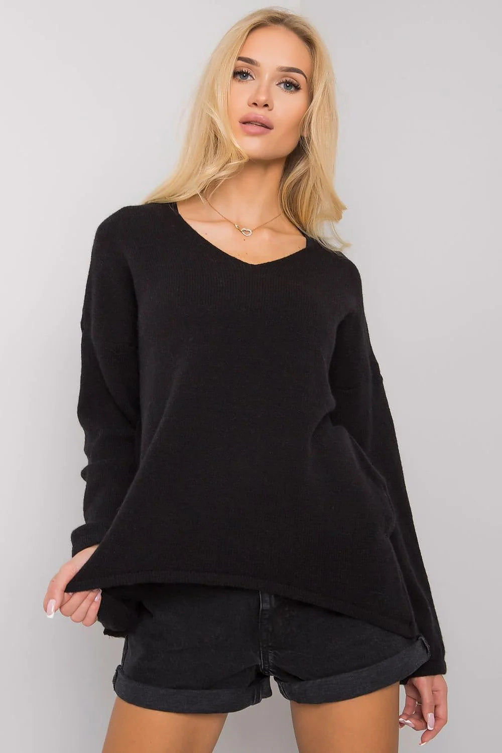 pull femme oversize col V maille tricotée noire loose fit manches longues côtelée douce extensible chaude tunique