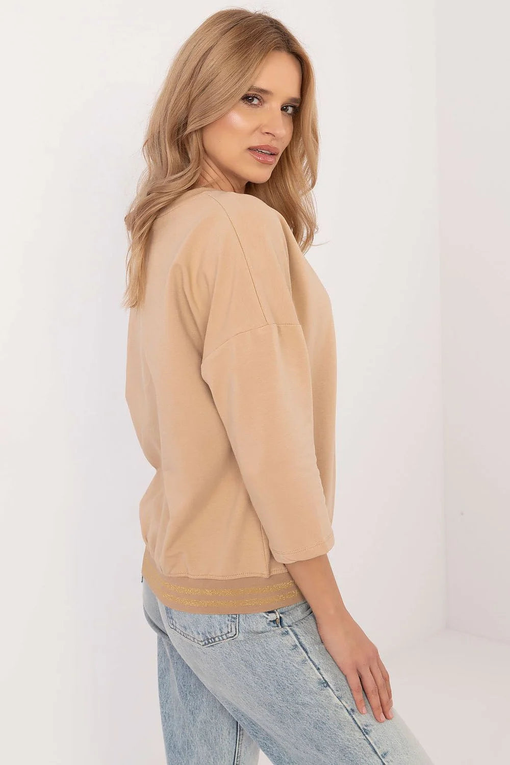 Sweat-shirt femme design floral moderne coupe ample manches 3/4 coton polyester beige imprimé fleurs cœur