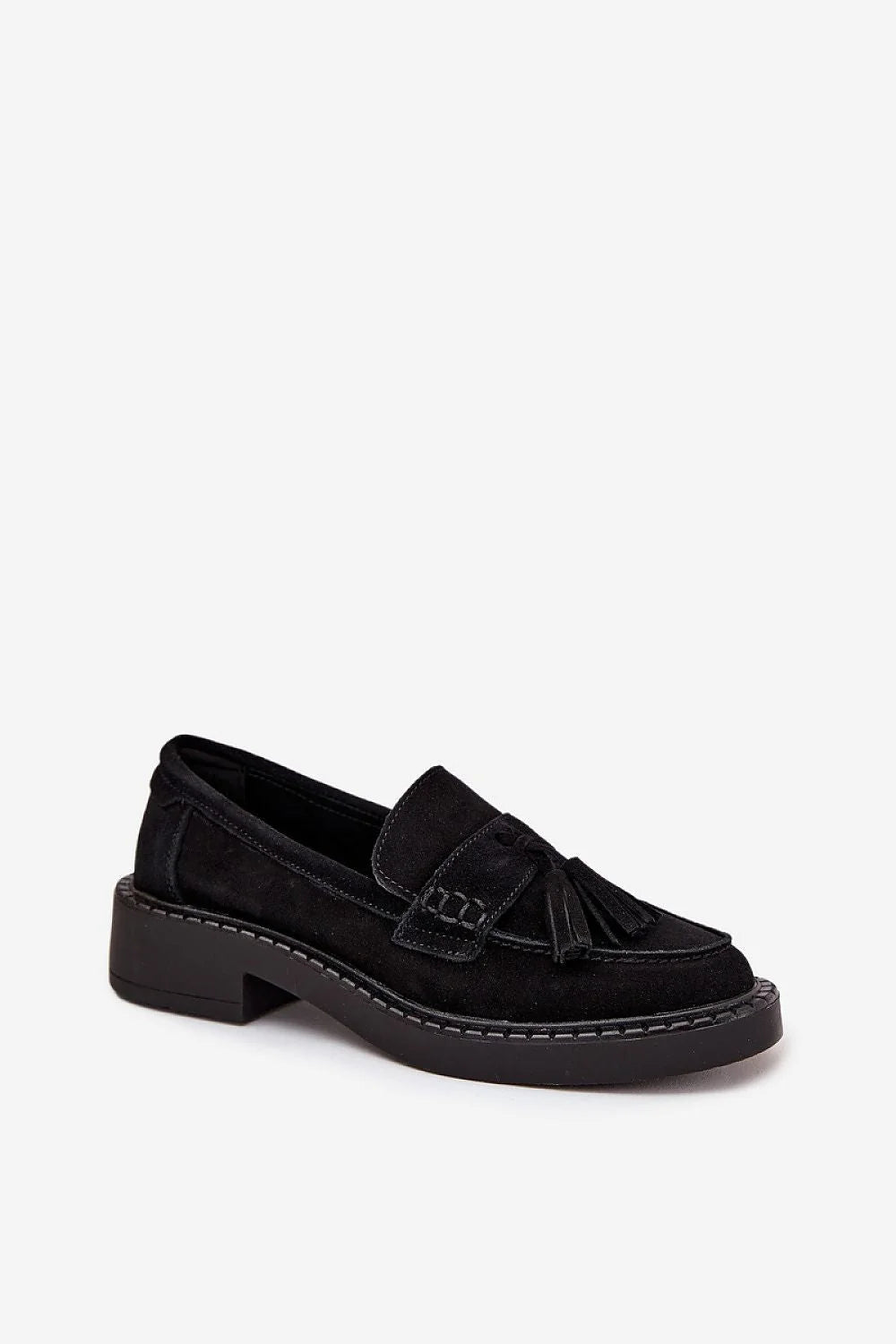 mocassins femme suède noir pampilles bout arrondi empeigne travaillée surpiqûres apparentes semelle crantée plateforme talon bas confortable maintien
