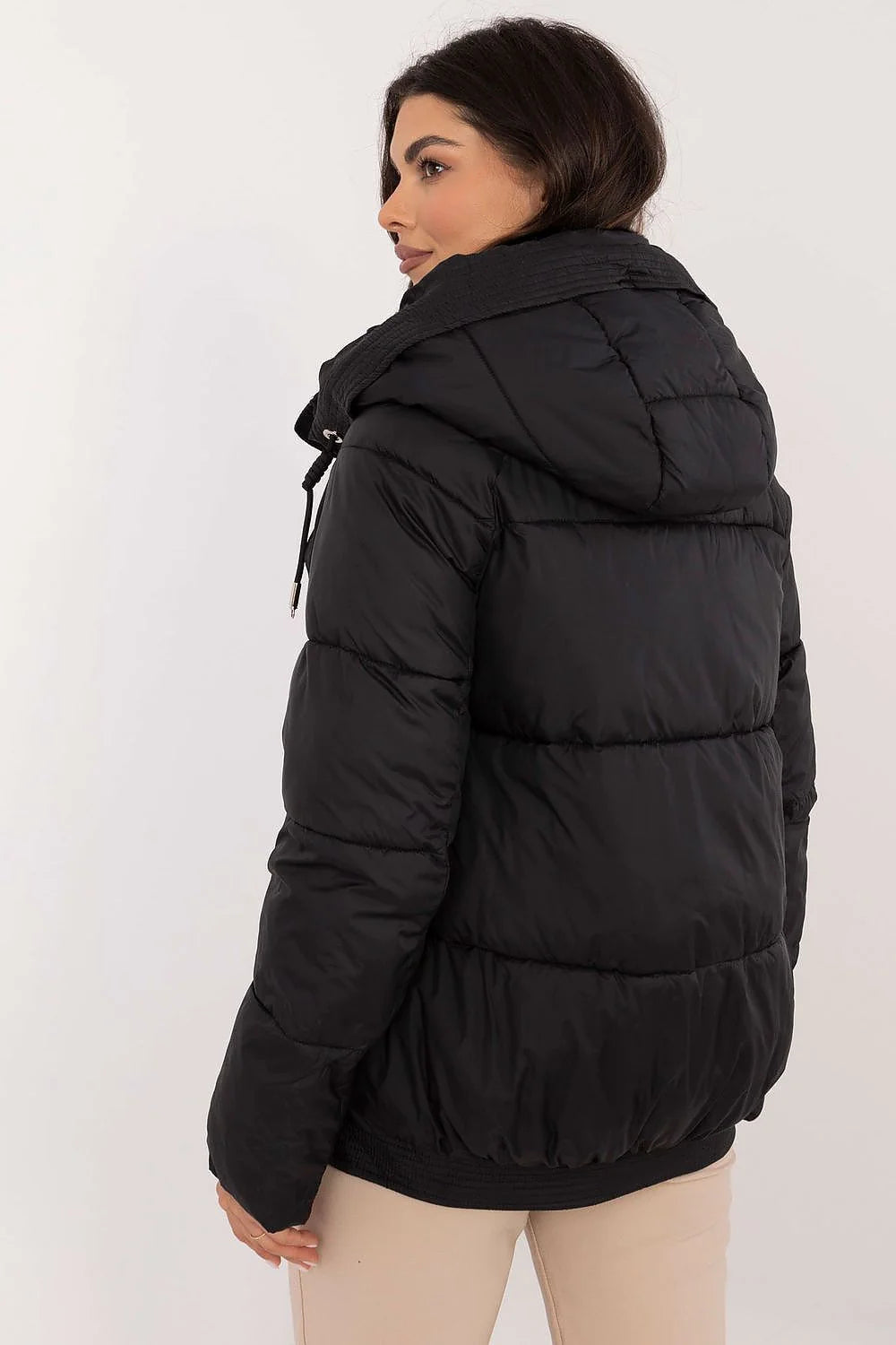 Veste matelassée pour femme style décontracté noir fausse fourrure capuche poches zippées polyester haute qualité