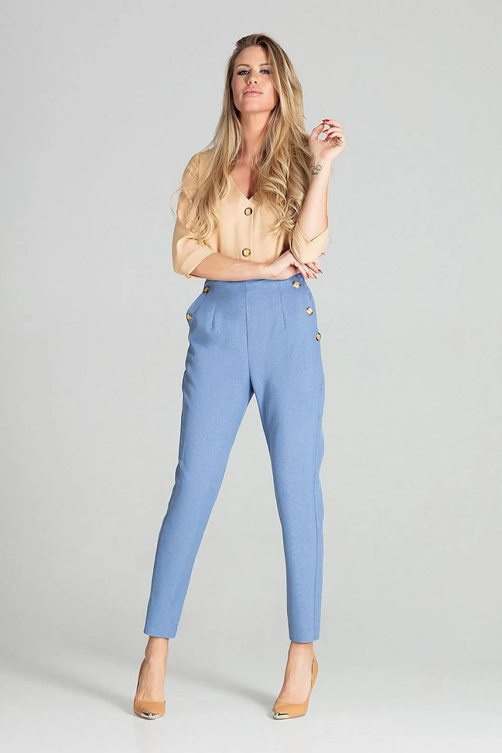 Ensemble blouse et pantalon femme élégance moderne léger bleu beige confort style professionnel chic