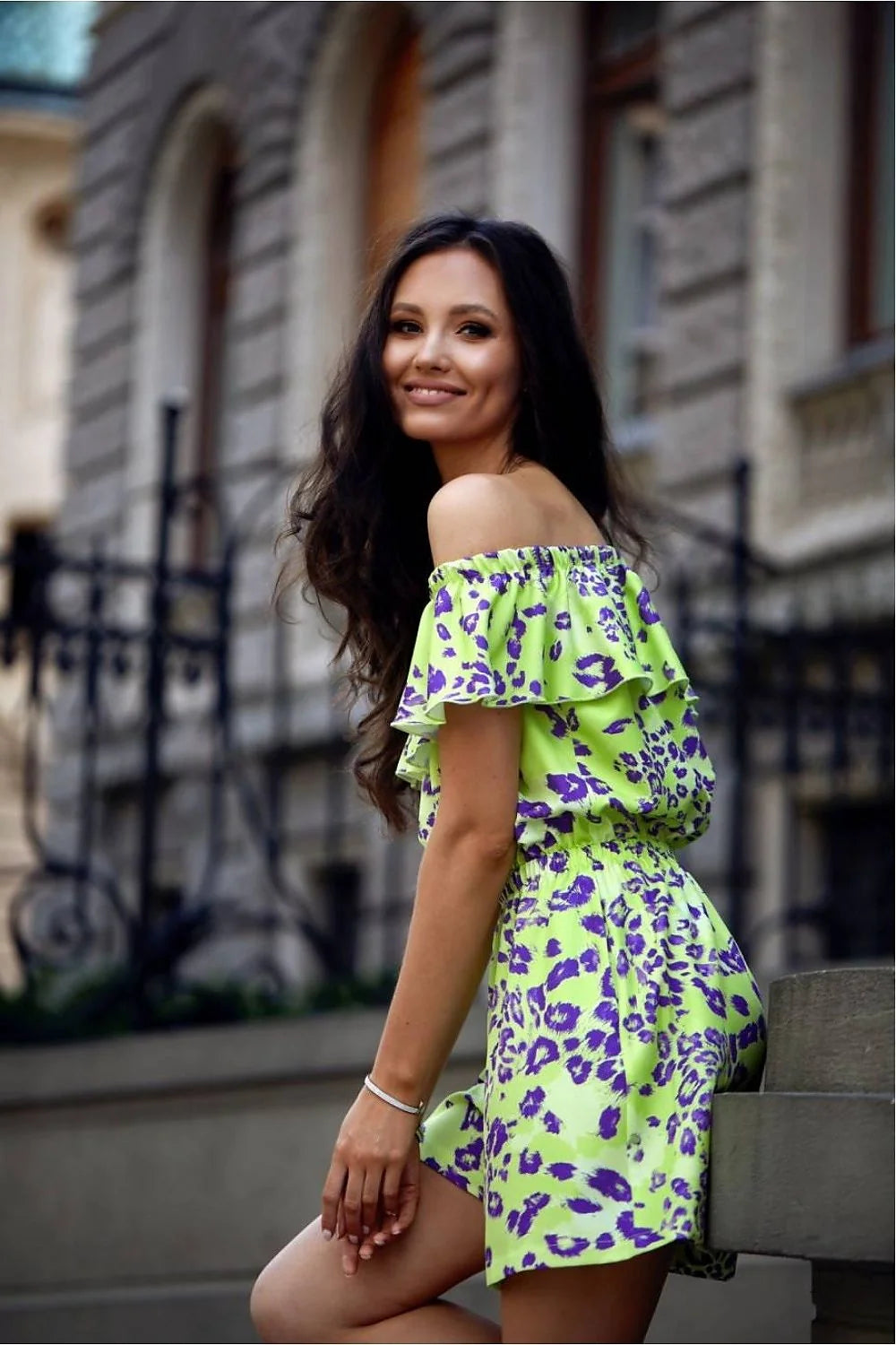 Combinaison été femme tissu léger imprimé animalier épaules dénudées volants taille élastique short ample style boho