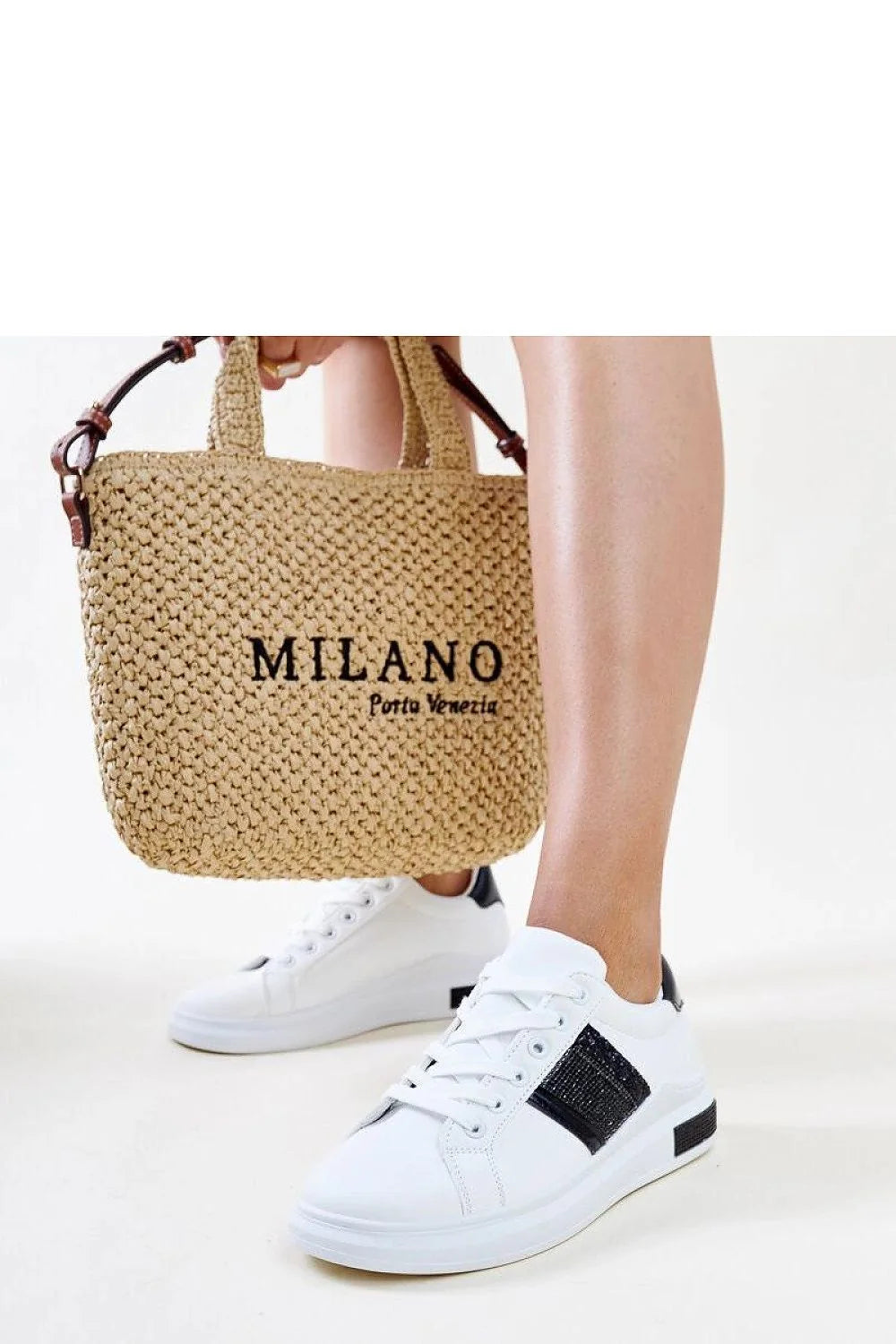 sneakers Solea basses blanches accents noirs strass semelle épaisse amortissante cuir similicuir confortable féminines polyvalentes casual chic urbaines élégantes