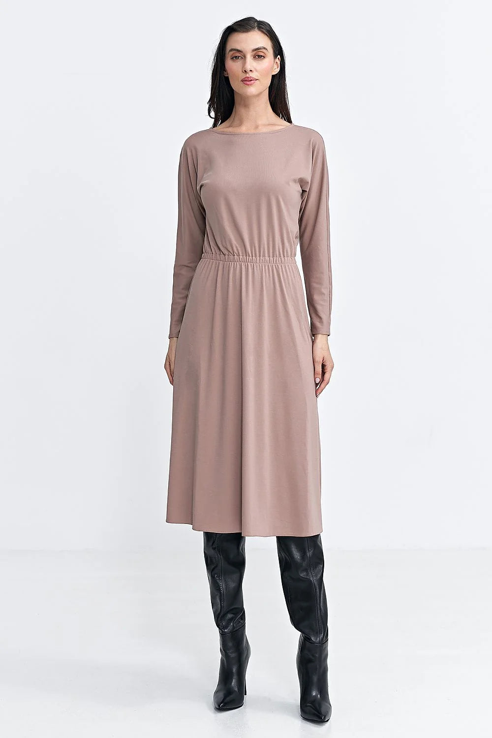 Robe de jour élégante midi manches longues encolure bateau taille élastiquée beige rosé femme