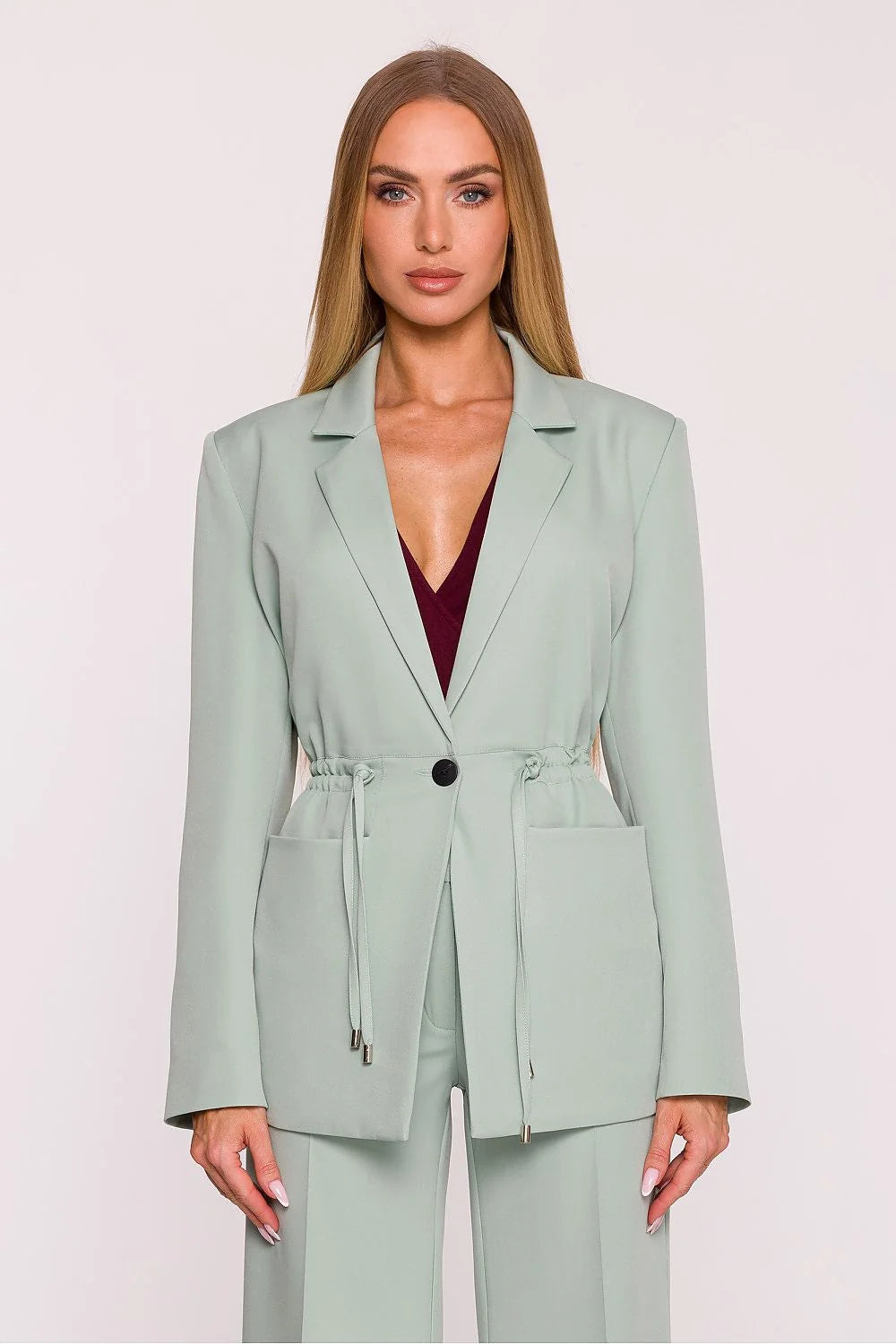veste tailleur femme vert pâle blazer structuré cranté bouton unique oversize décontractée taille ajustable cordons métalliques poches manches longues doublée