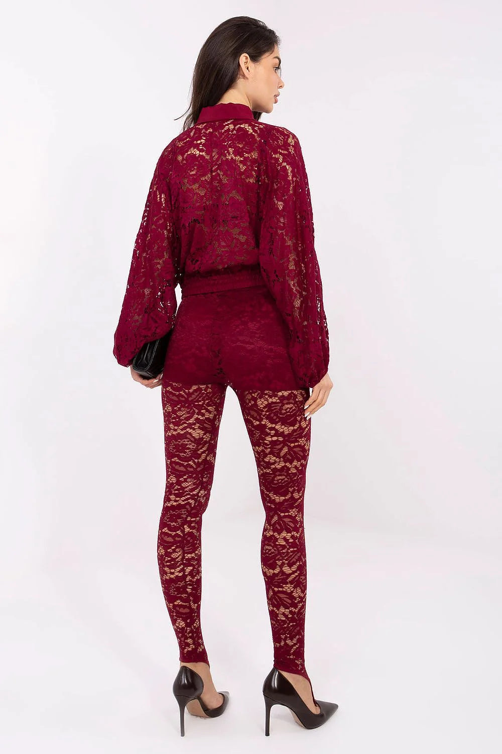 chemise dentelle femme bordeaux manches longues bouffantes col classique boutonnée boutons nacrés doublée semi transparente florale élégante moderne