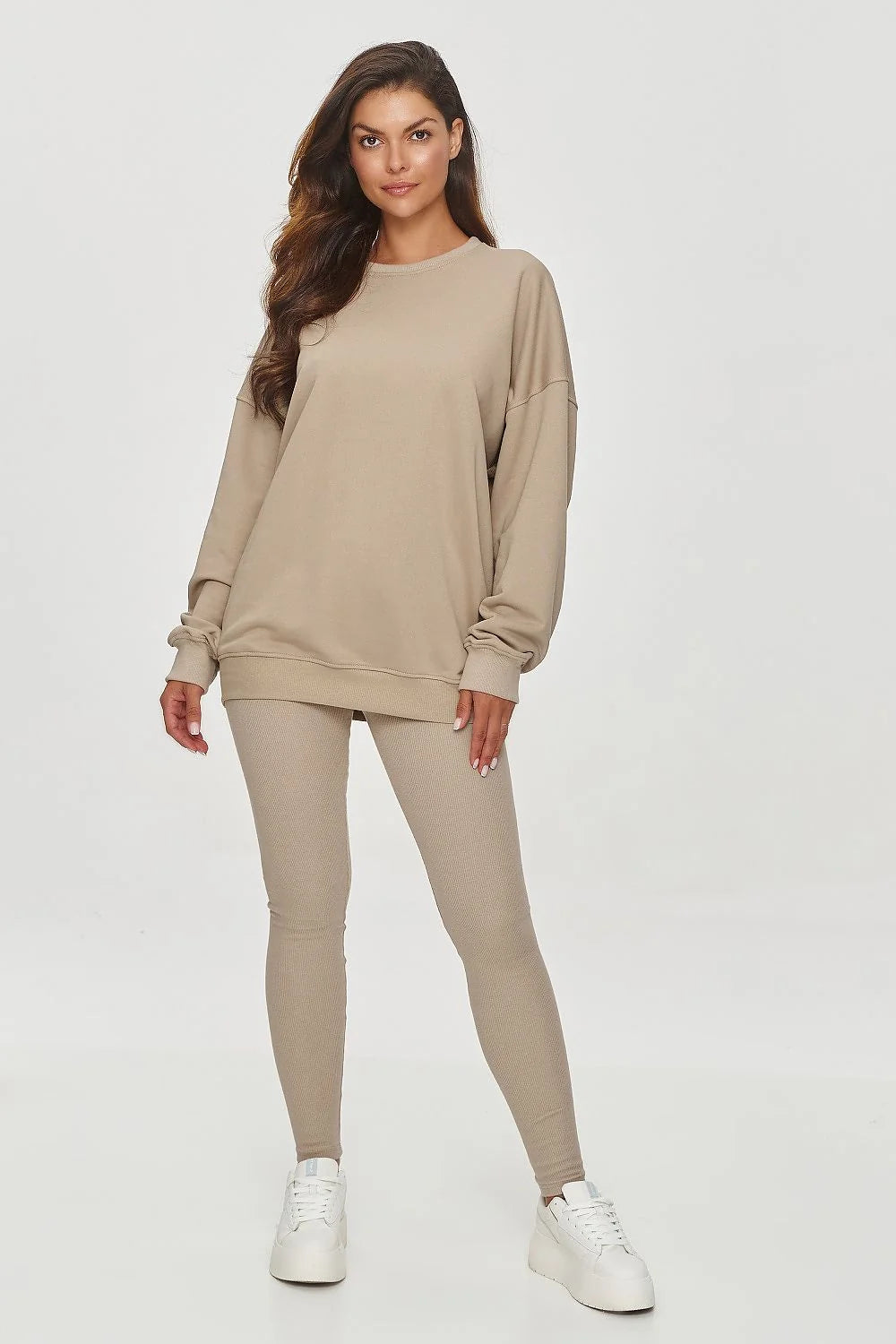 Makadamia sweatshirt femme oversize beige molletonné coton mélange coupe ample épaules tombantes col rond manches longues bords côtes ourlet minimaliste