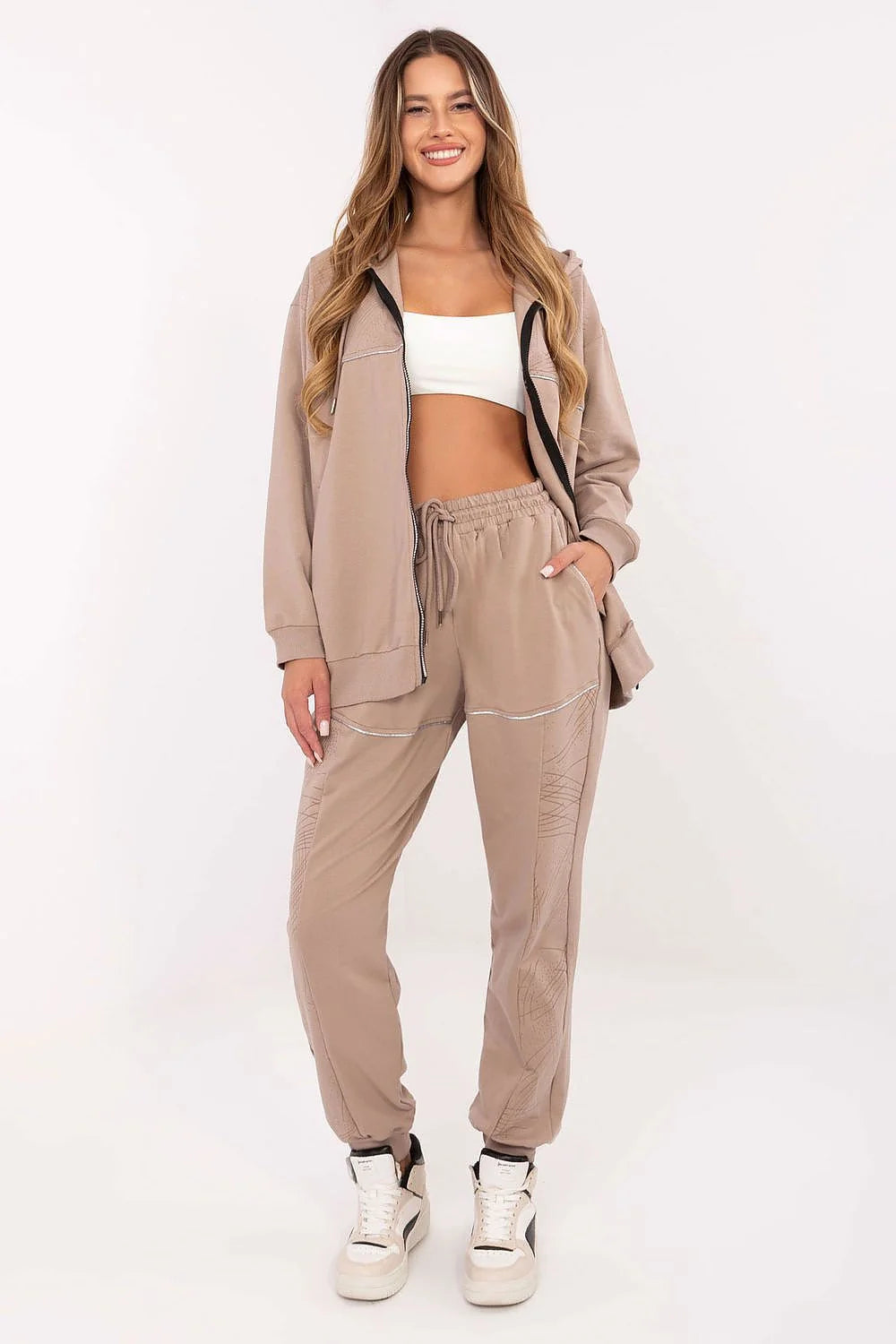 ensemble survêtement femme sweat zippé capuche jogger beige taupe molleton doux poches latérales poignets côtelés taille haute cordon ajustable
