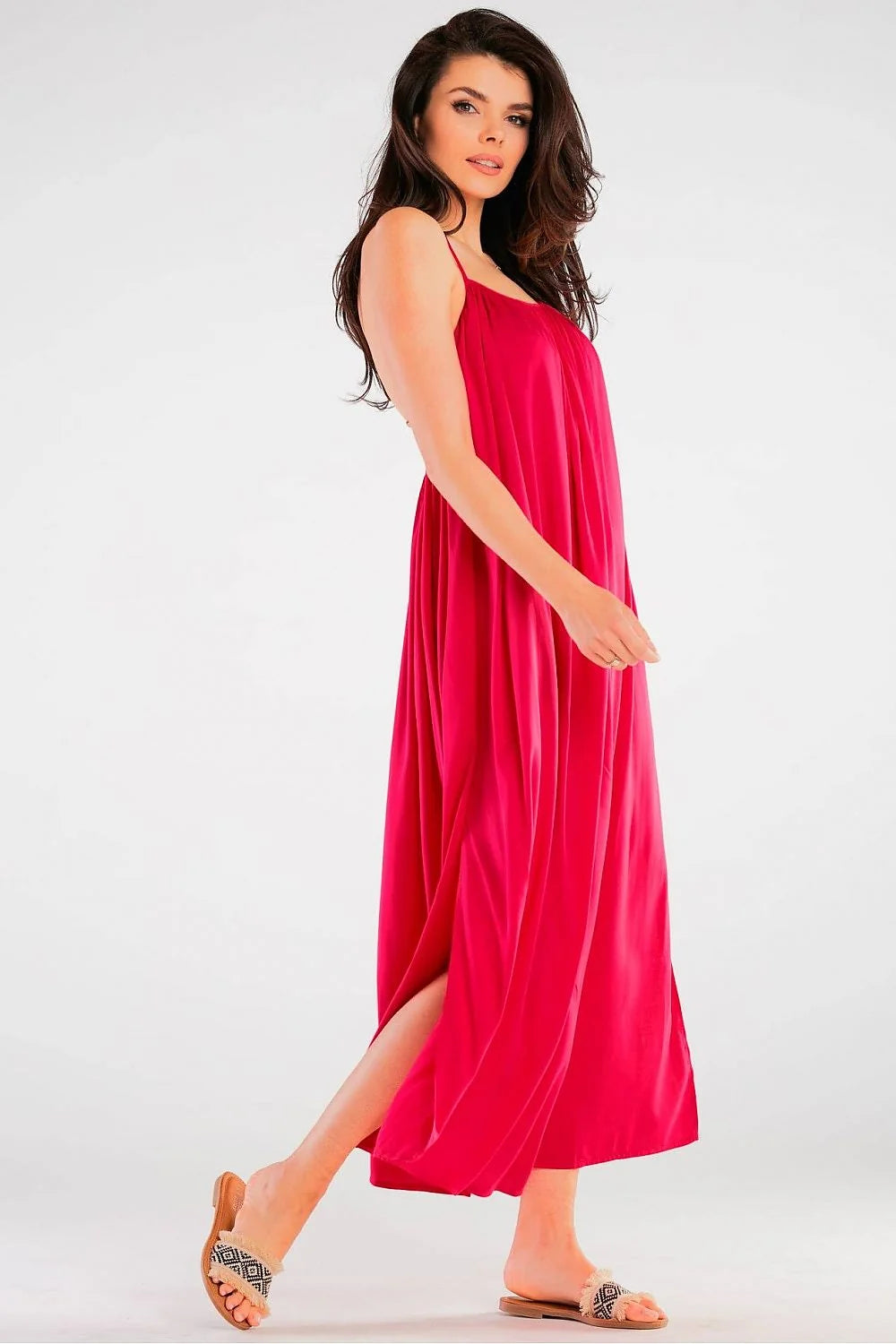 Robe de jour awama rouge vif longue fluide décolleté bateau bretelles fines matière légère