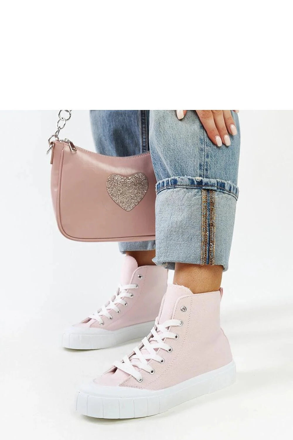 baskets montantes Vinka rose pâle toile semelle plateforme blanche crantée bout renforcé lacets blancs œillets métalliques rétro urbain confort cheville