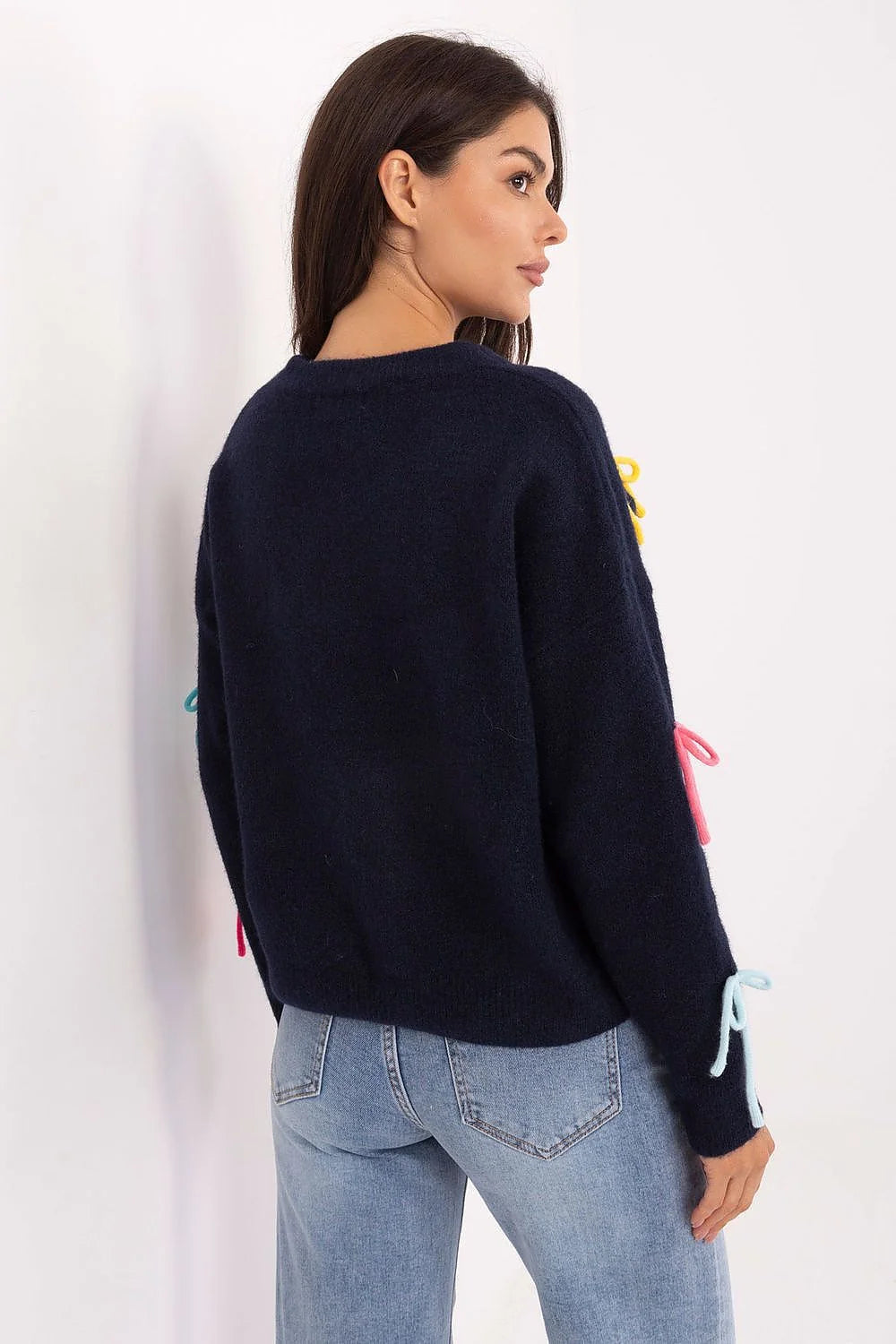 pull femme col rond classique manches longues coupe droite maille douce duveteuse cocooning bleu marine nœuds multicolores laine