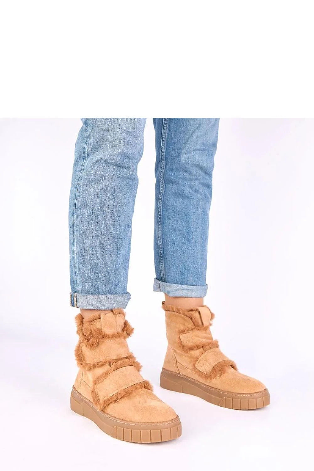 bottines montantes femme camel suédine effet daim cuir écologique doublure fourrure synthétique scratch réglables plateforme crantée caoutchouc confort chaud cheville