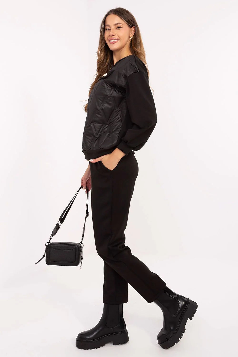 ensemble féminin élégant confortable viscose élasthanne sweat matelassé col rond manches longues pantalon taille haute jambes fuselées poches latérales
