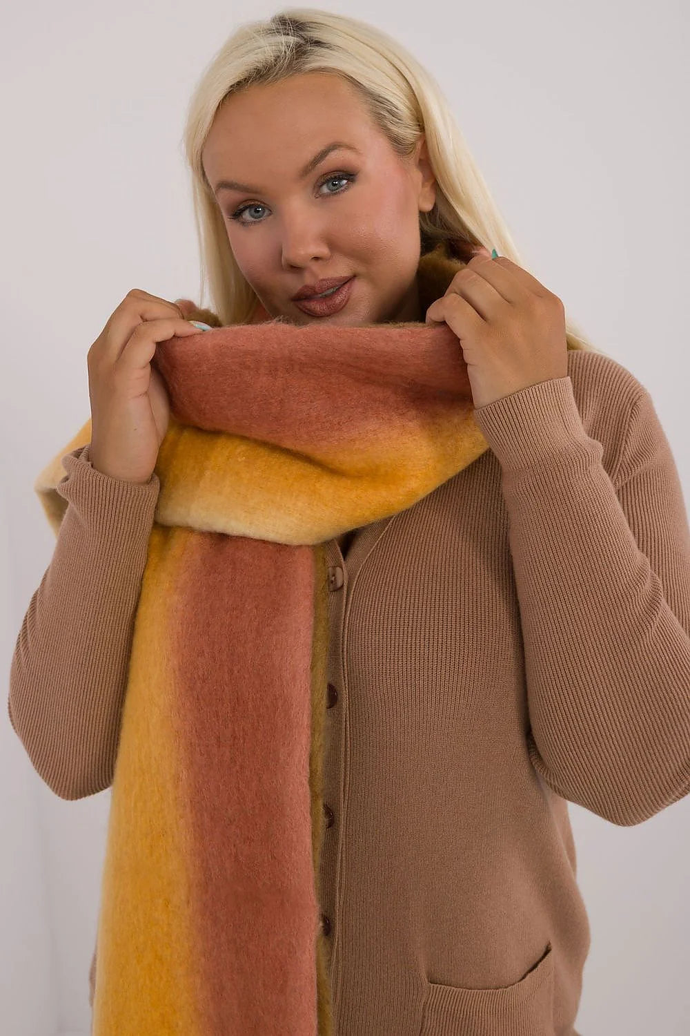 Écharpe volumineuse pour femmes en mohair/mélange de laine, design graphique dégradé rose-jaune-orange, longue et large, franges bohèmes, automne-hiver, accessoire tendance et confortable